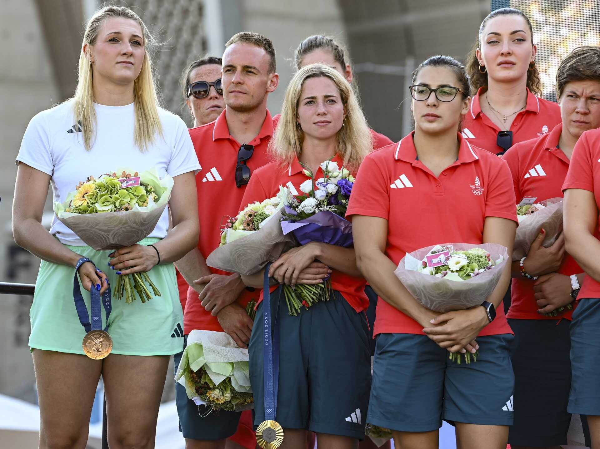 Muhari Eszter bronzérmes párbajtőröző (b) és Gulyás Michelle aranyérmes öttusázó (b3)