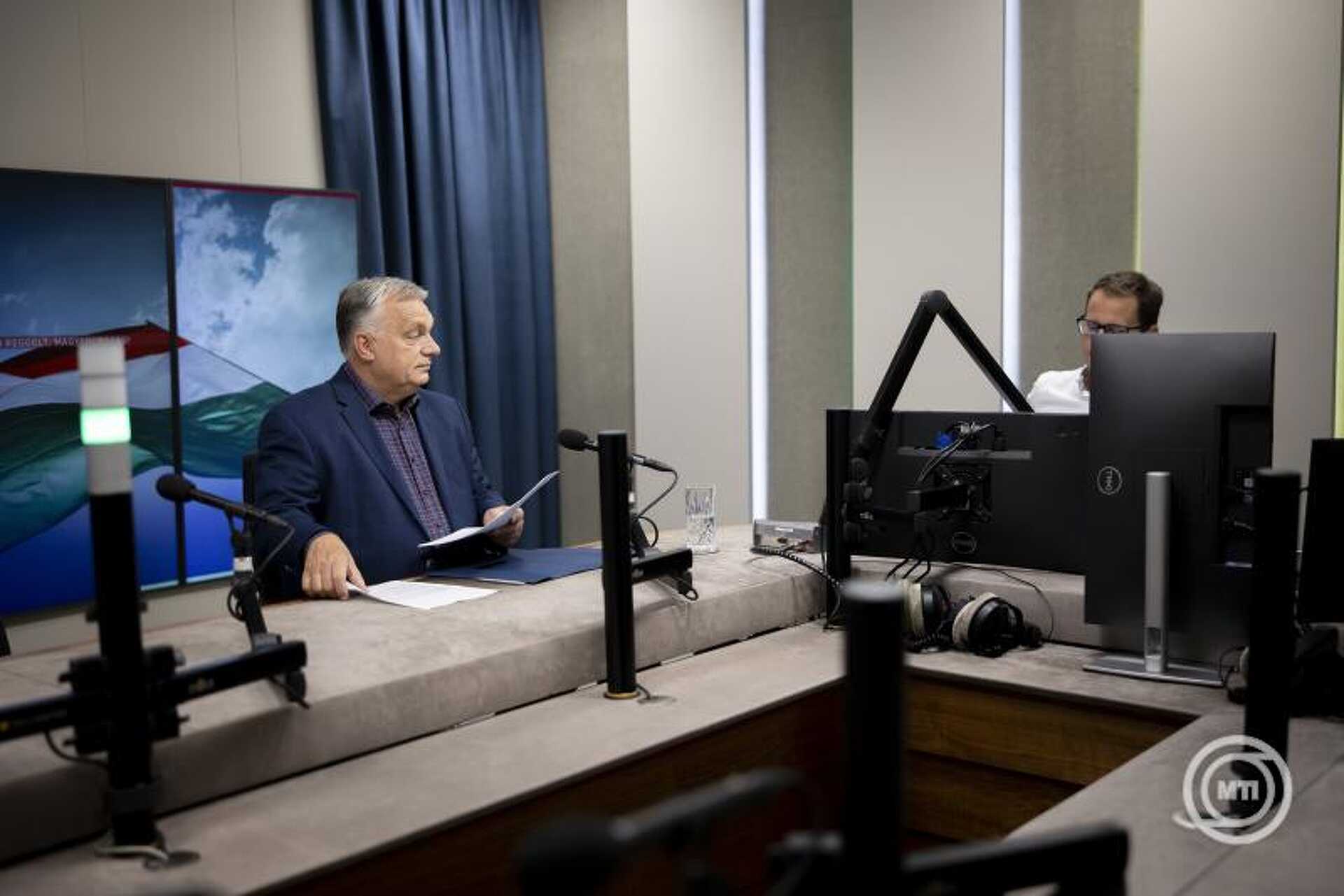 Orbán Viktor a Kossuth rádió óbudai stúdiójában