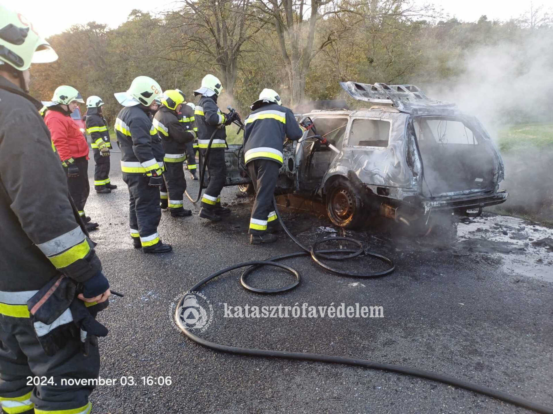 Autó gyulladt ki Celldömölk és Izsákfa között