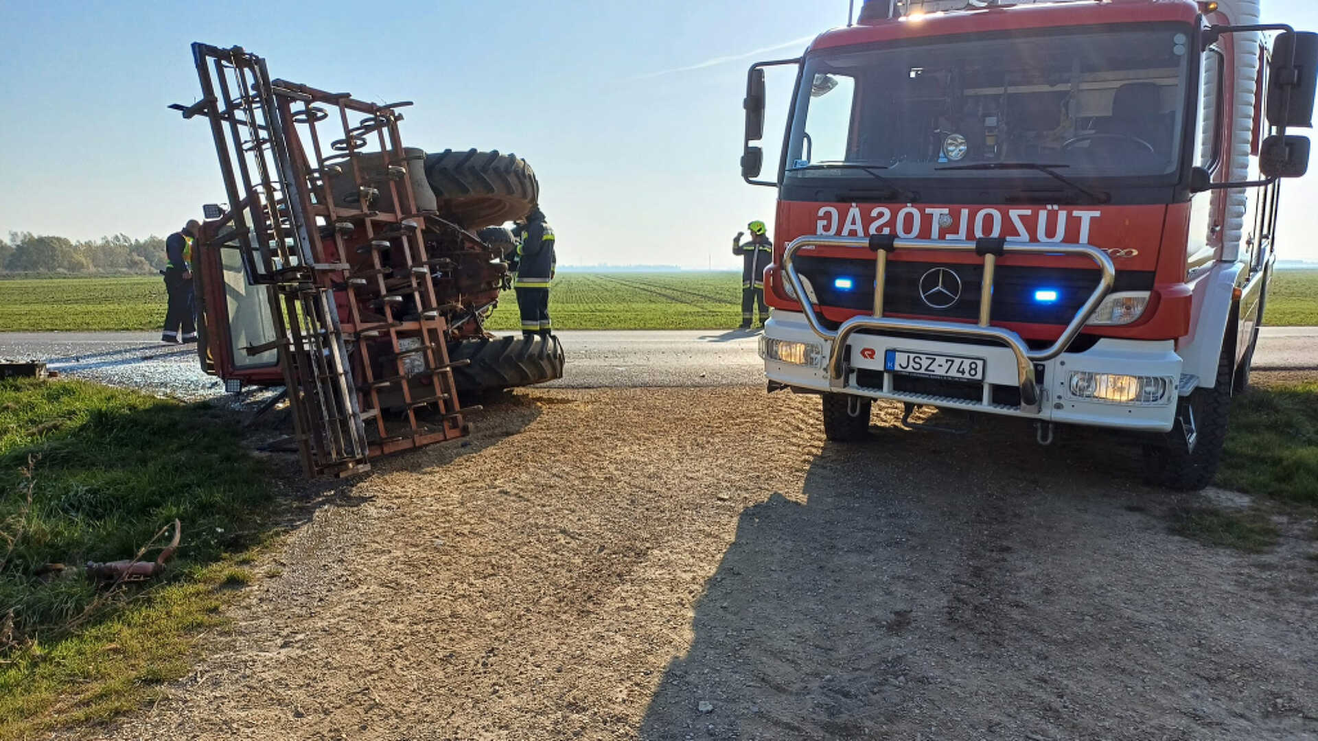 Traktor és személyautó ütközött Csepregnél