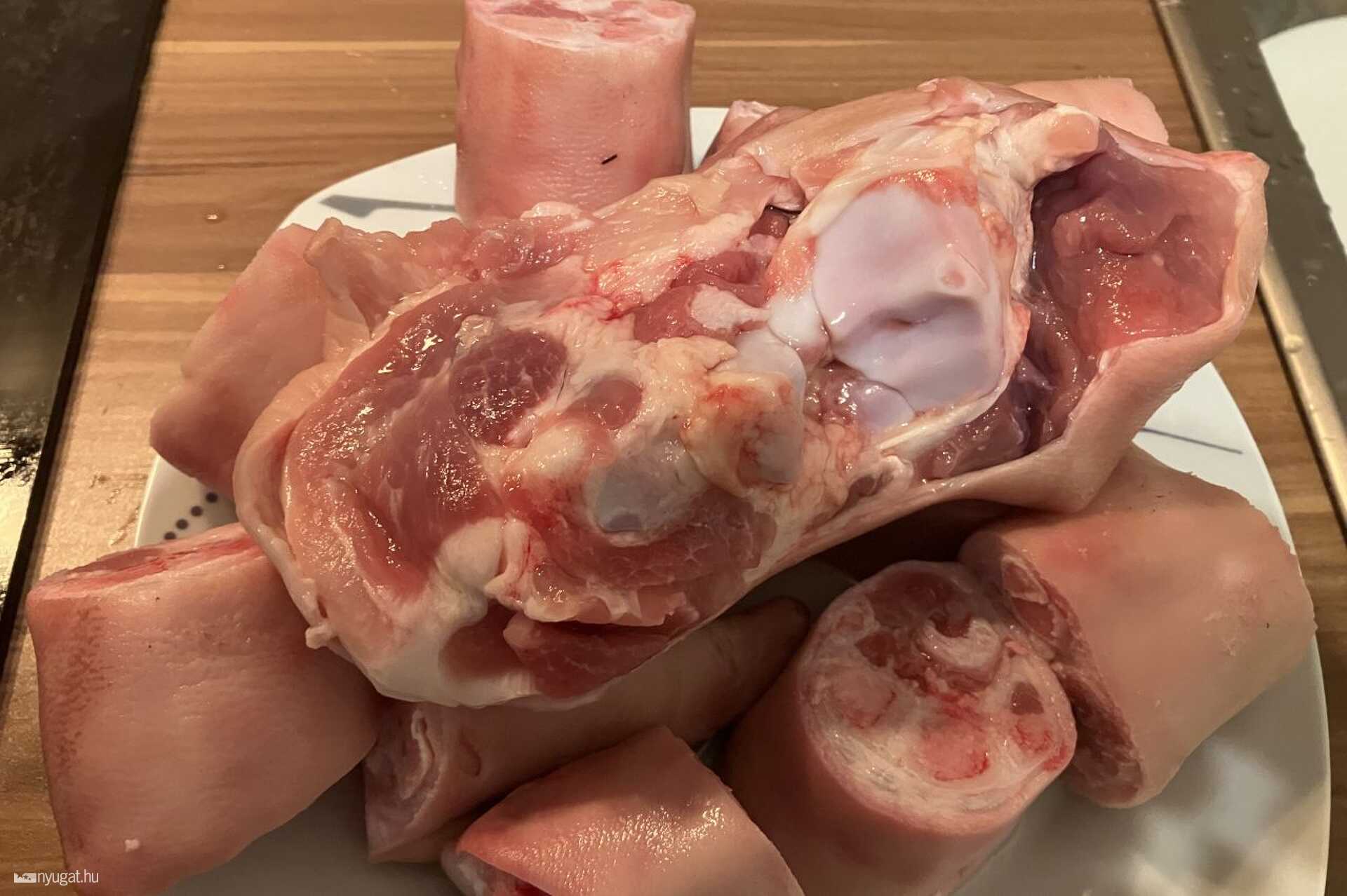 A dobozban eldugott cupák 