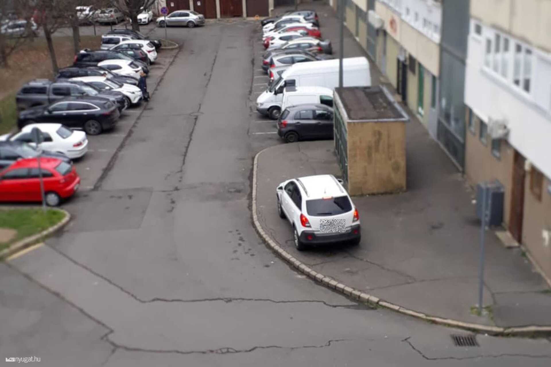 Szabálytalan parkolás, Thököly utcai parkoló