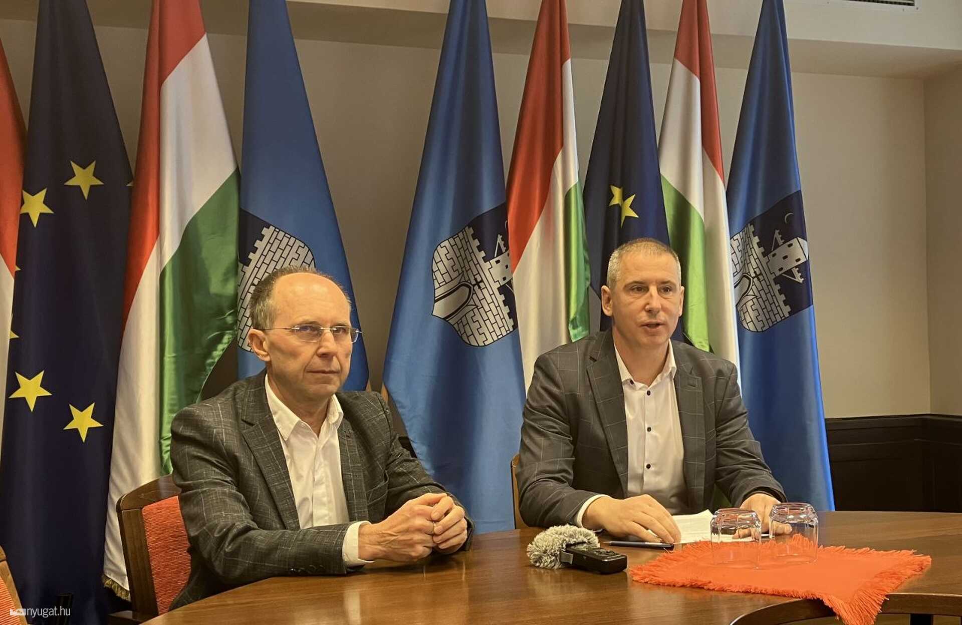 Koczka Tibor és Nemény András a januári sajtótájékoztatón