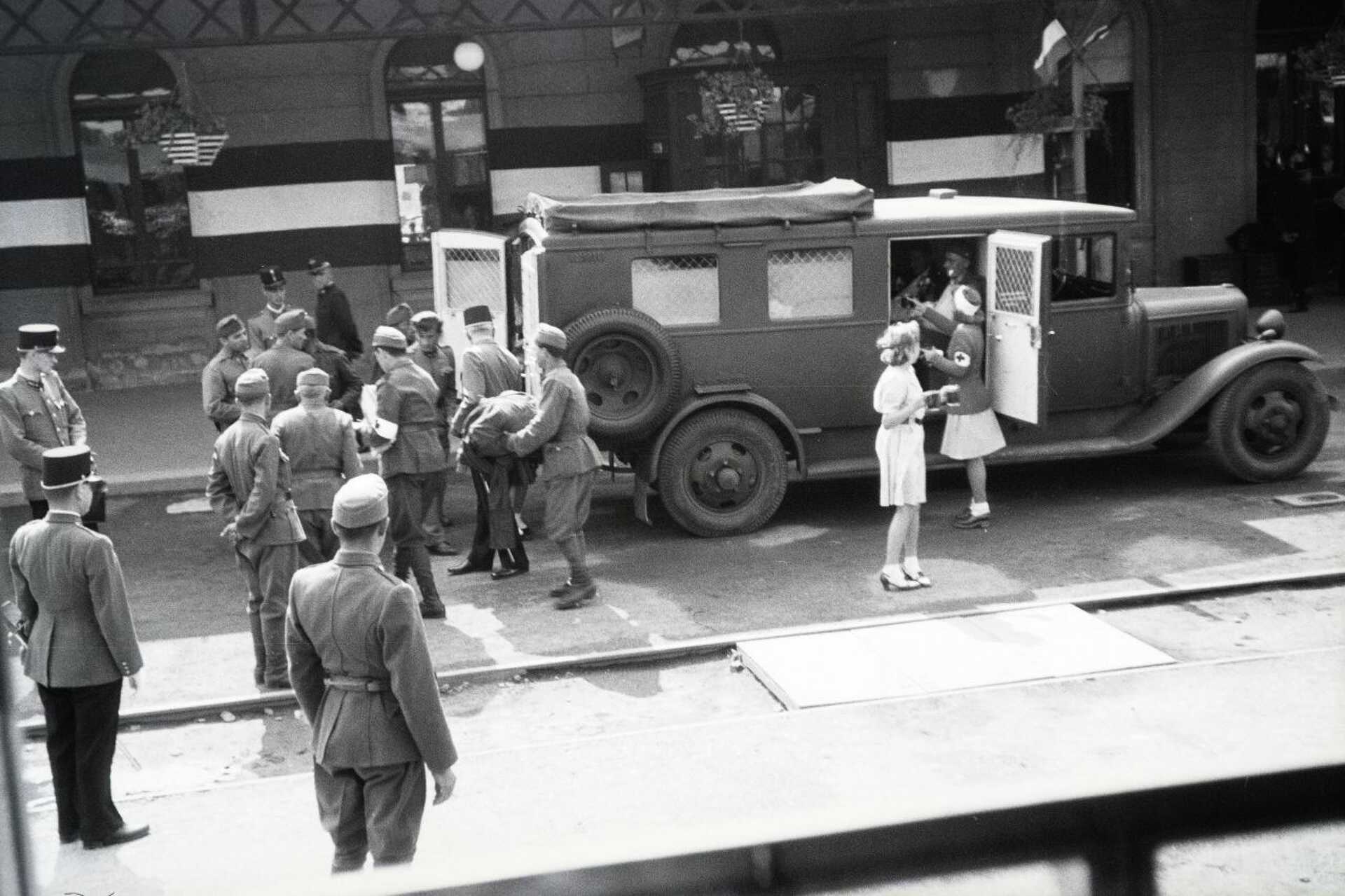 Vöröskeresztes kórházvonat érkezett Szombathelyre 1942-ben 