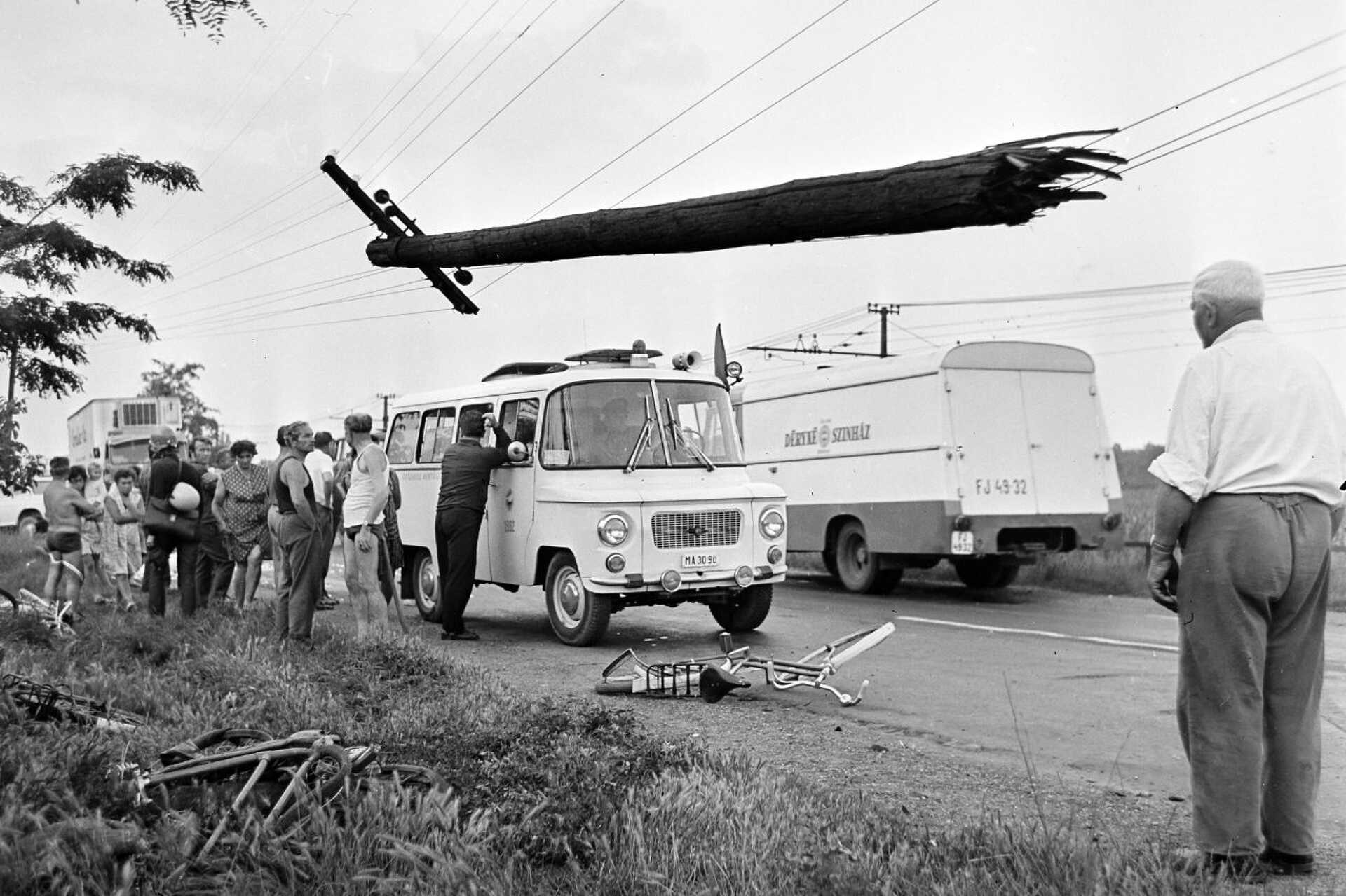 Nysa N59 egy balesetnél Dunaharasztiban 1969-ben