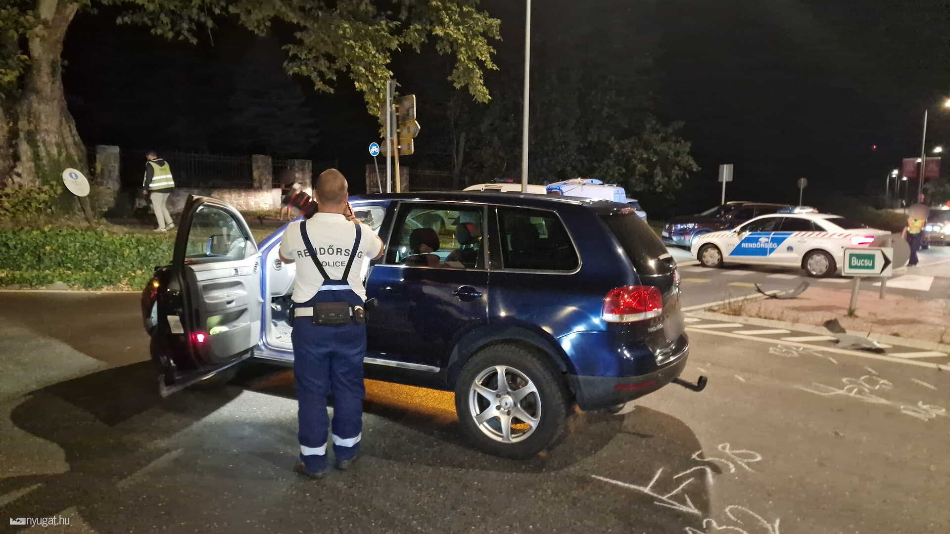 Ittasságot jelzett a szonda - Volvo hajtott VW elé egy körforgalomban, Szombathelyen