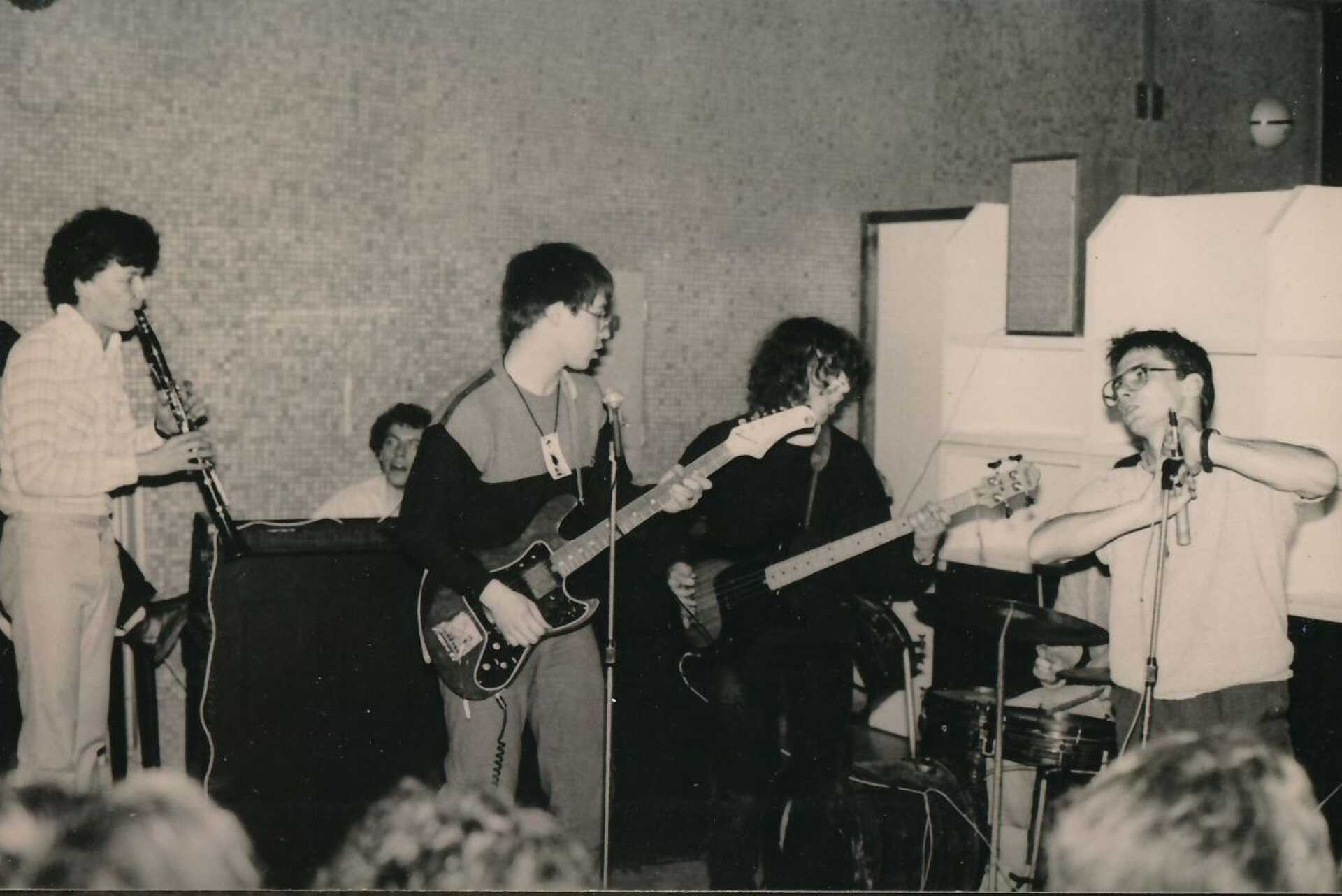 A Félkilenc 1985-ben: Szodfridt Gyula, Prucsi Zsolt, Torjay Valter, Vargyas László Tutyi és Suta Gábor