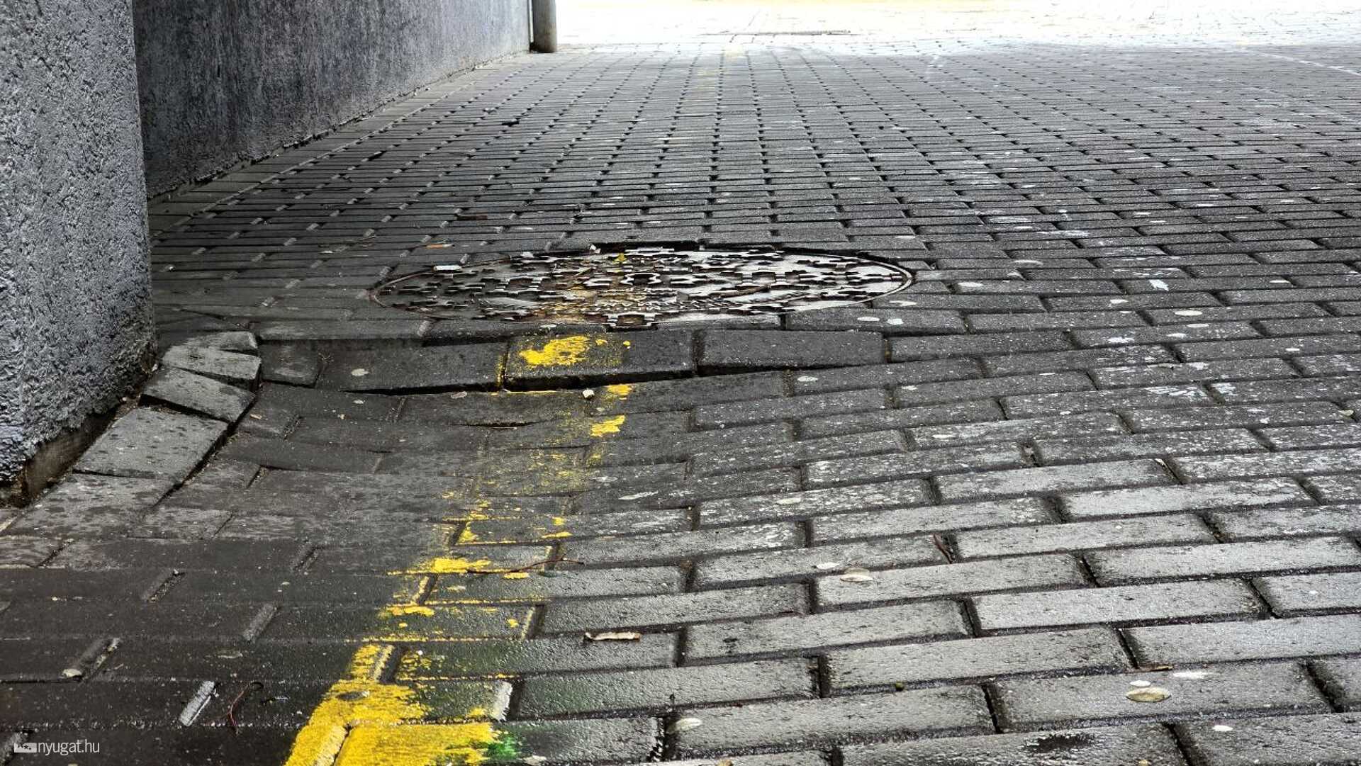 Kerékpárút a szombathelyi Fő téren