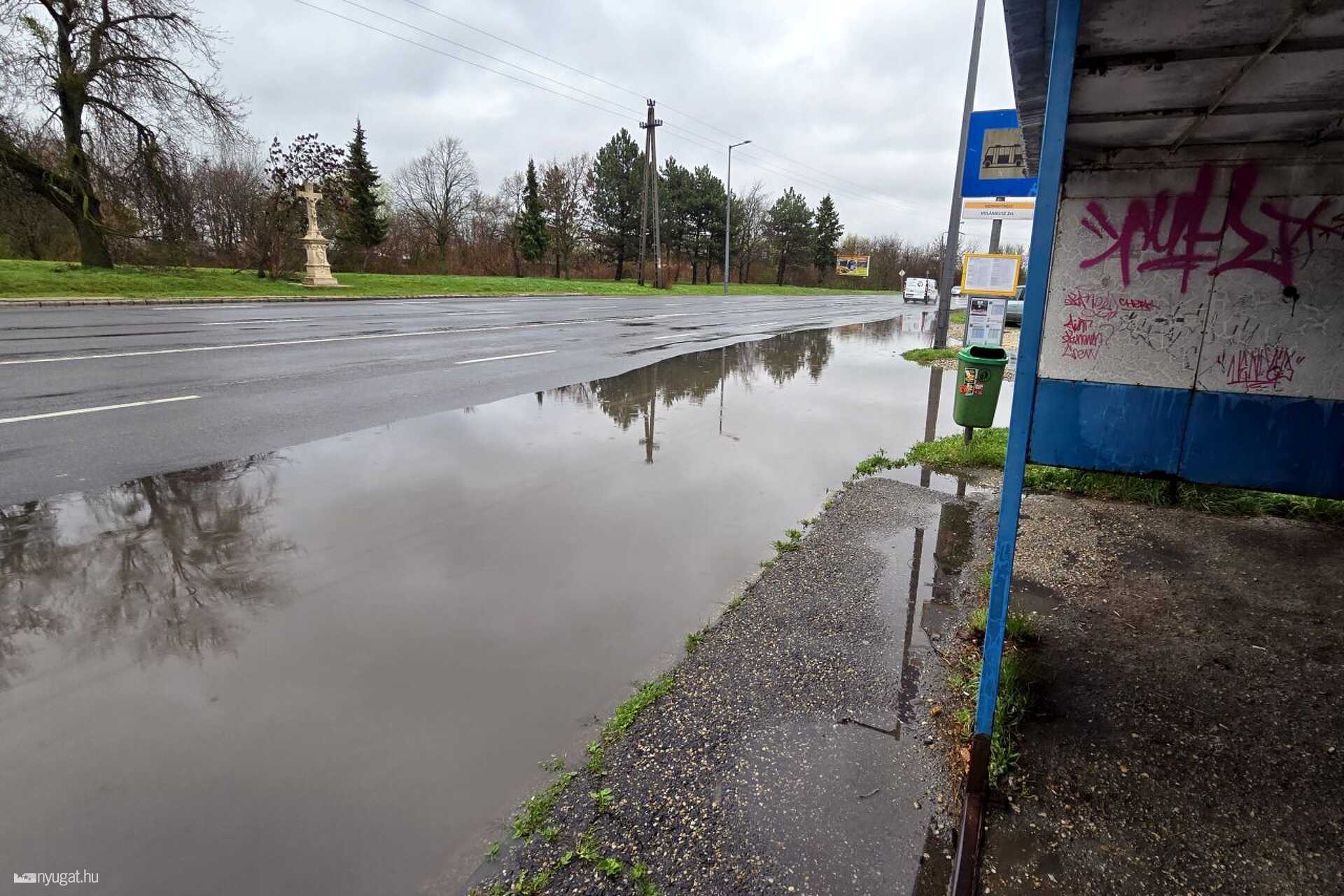 Buszmegálló a Körmendi úton