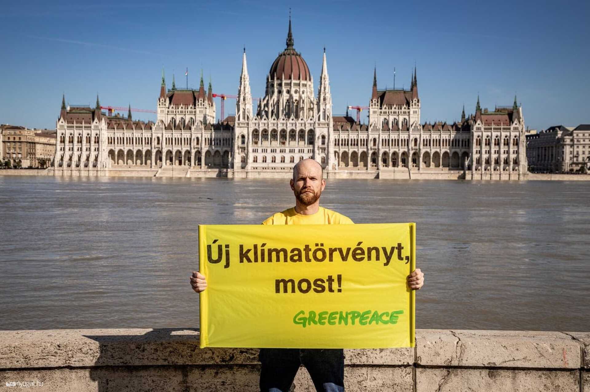 Fogy az idő! - emlékeztet a Greenpeace.