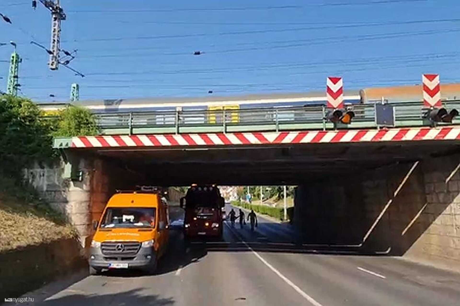 A mentés idejére lezárták az aluljárót