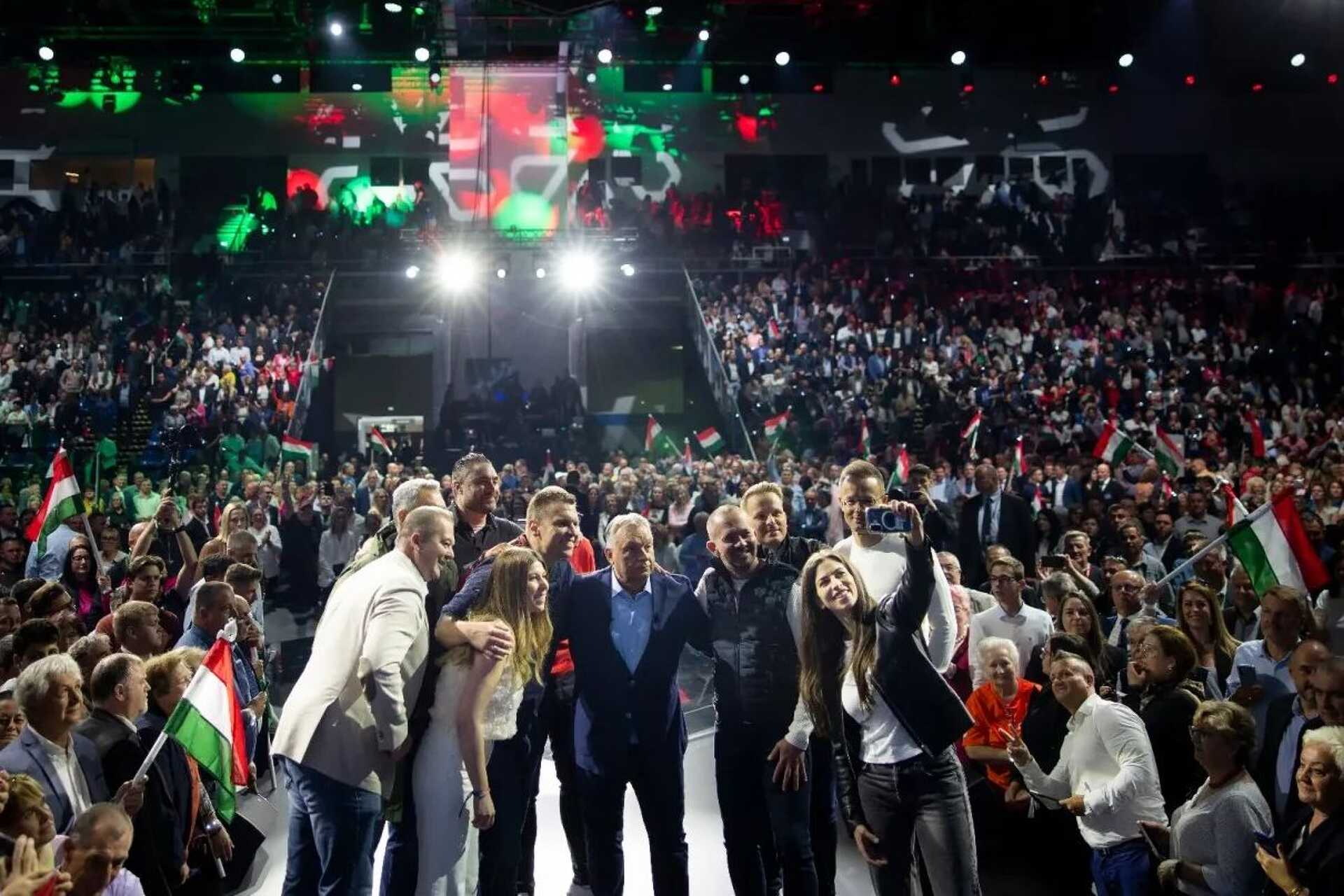 Orbán Viktor miniszterelnök a Harcosok Klubja – A kezdet elnevezésű rendezvényen a budapesti BOK Csarnokban 2025. május 18-án