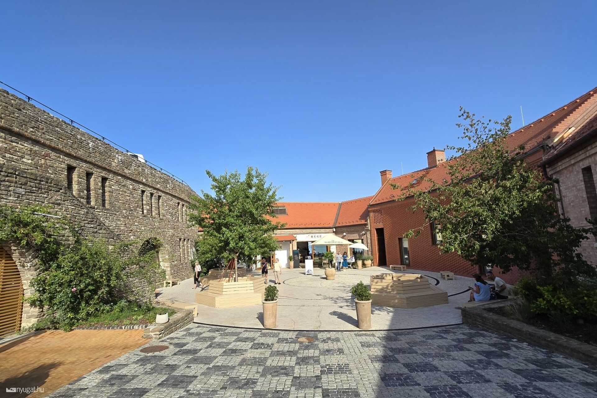 Ismét benéztünk a tihanyi Rege Cukrászdába
