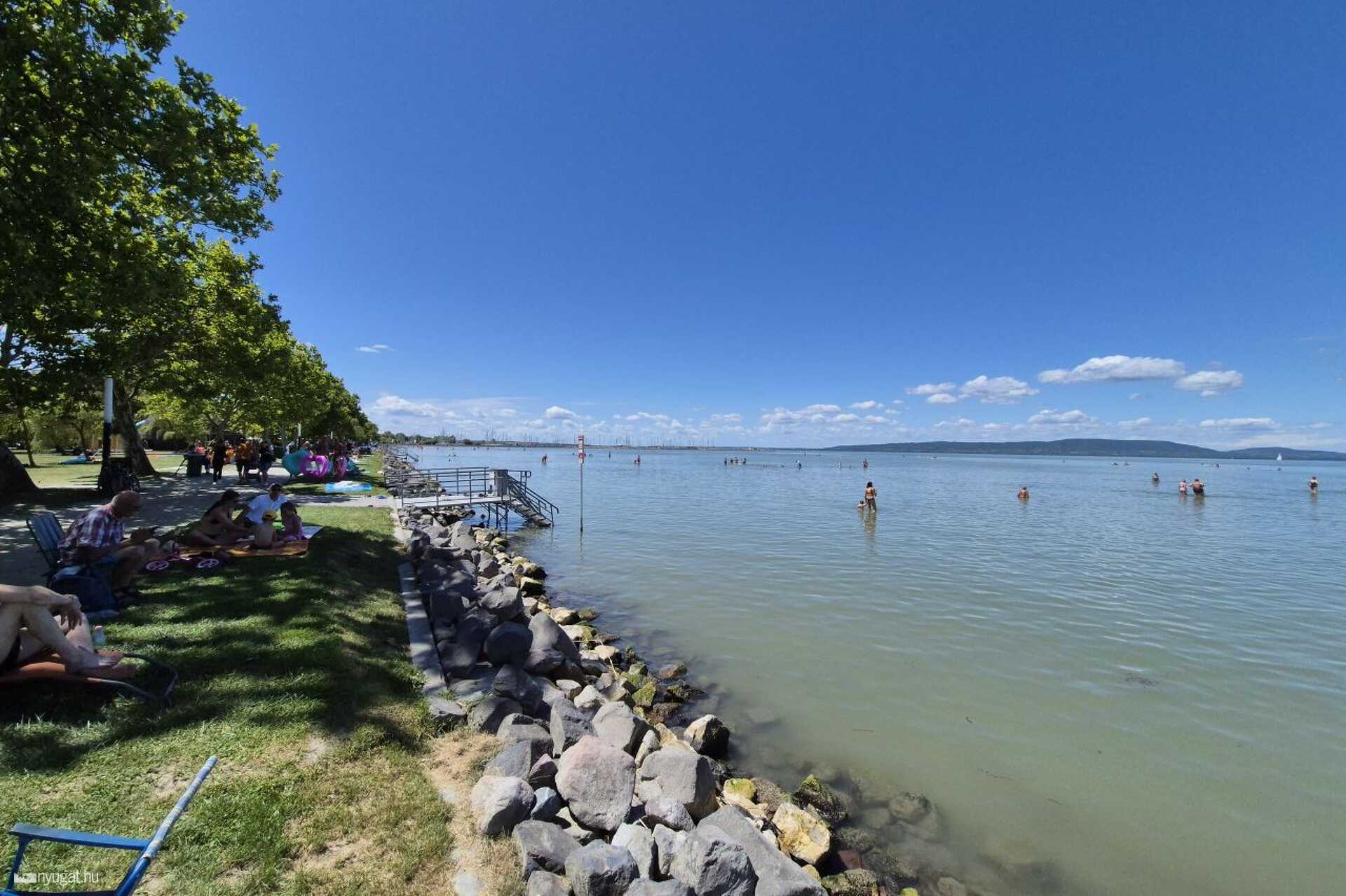 Balatonfenyvesi strand, Balaton