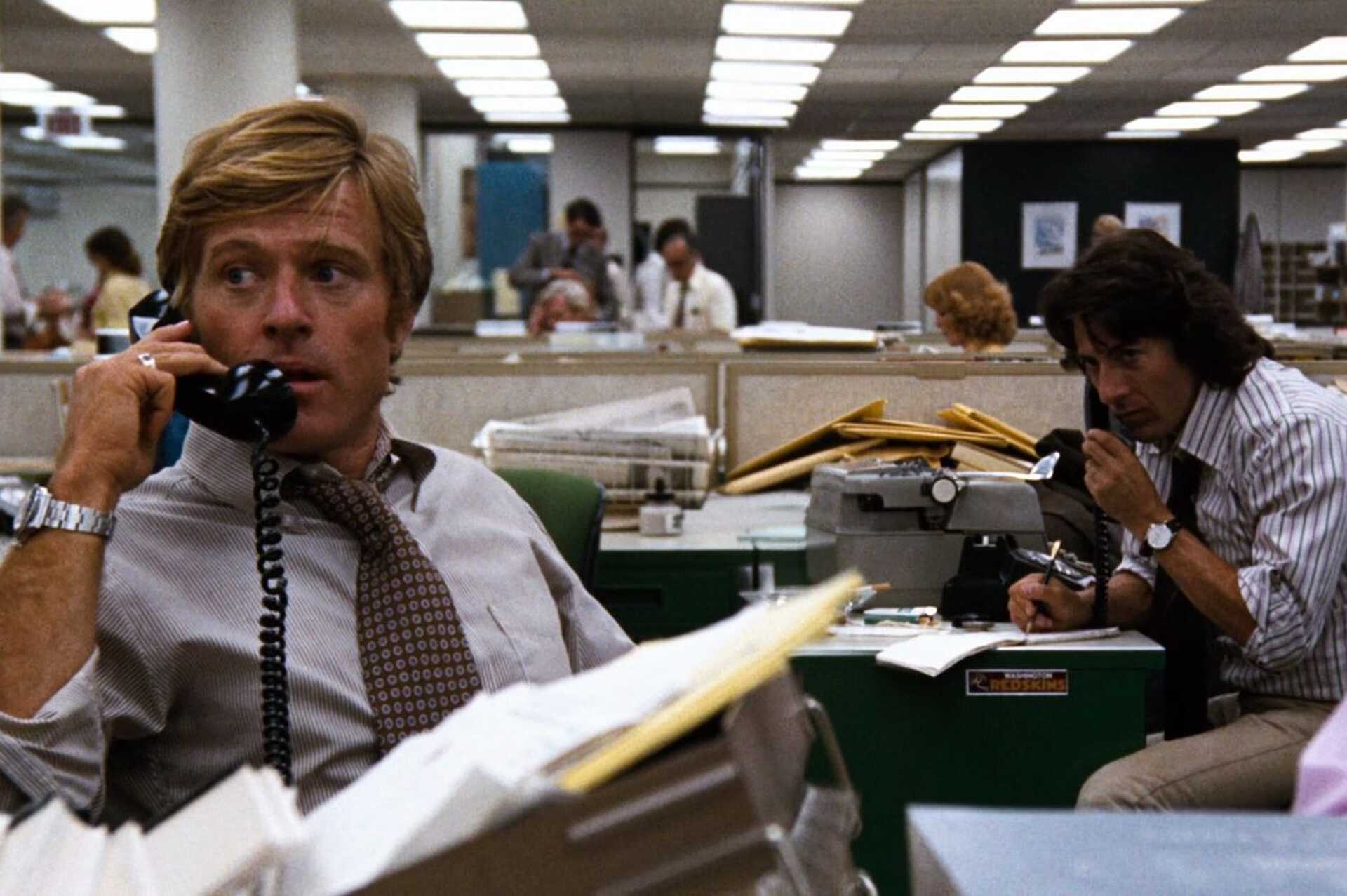 Robert Redford Az elnök emberei című filmben, mellette Dustin Hoffmann