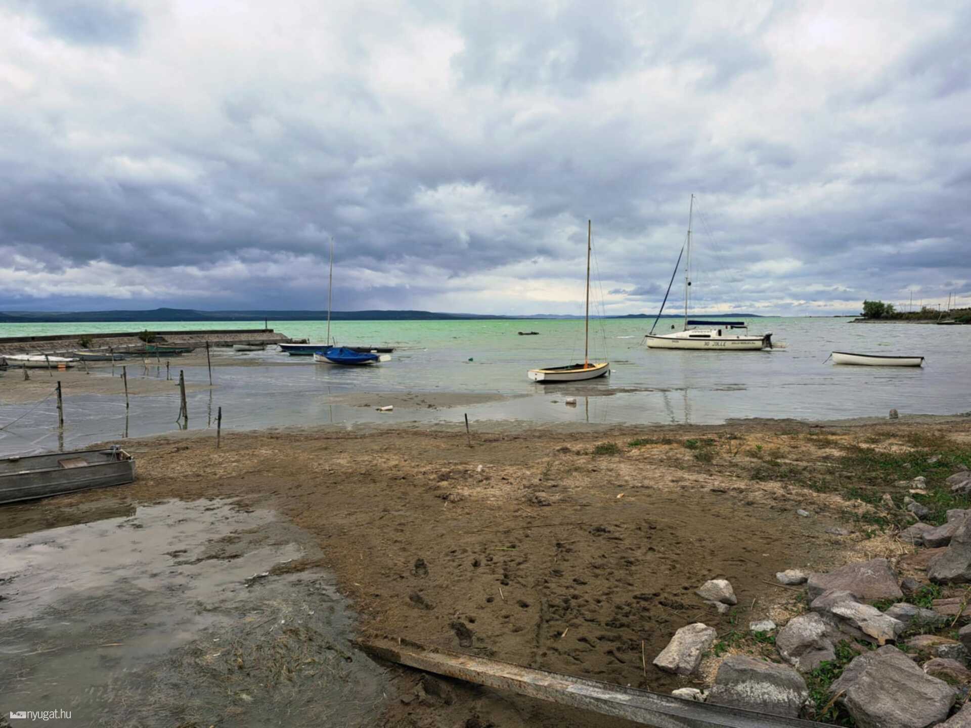 Brutális aszály a Balaton déli partjainál