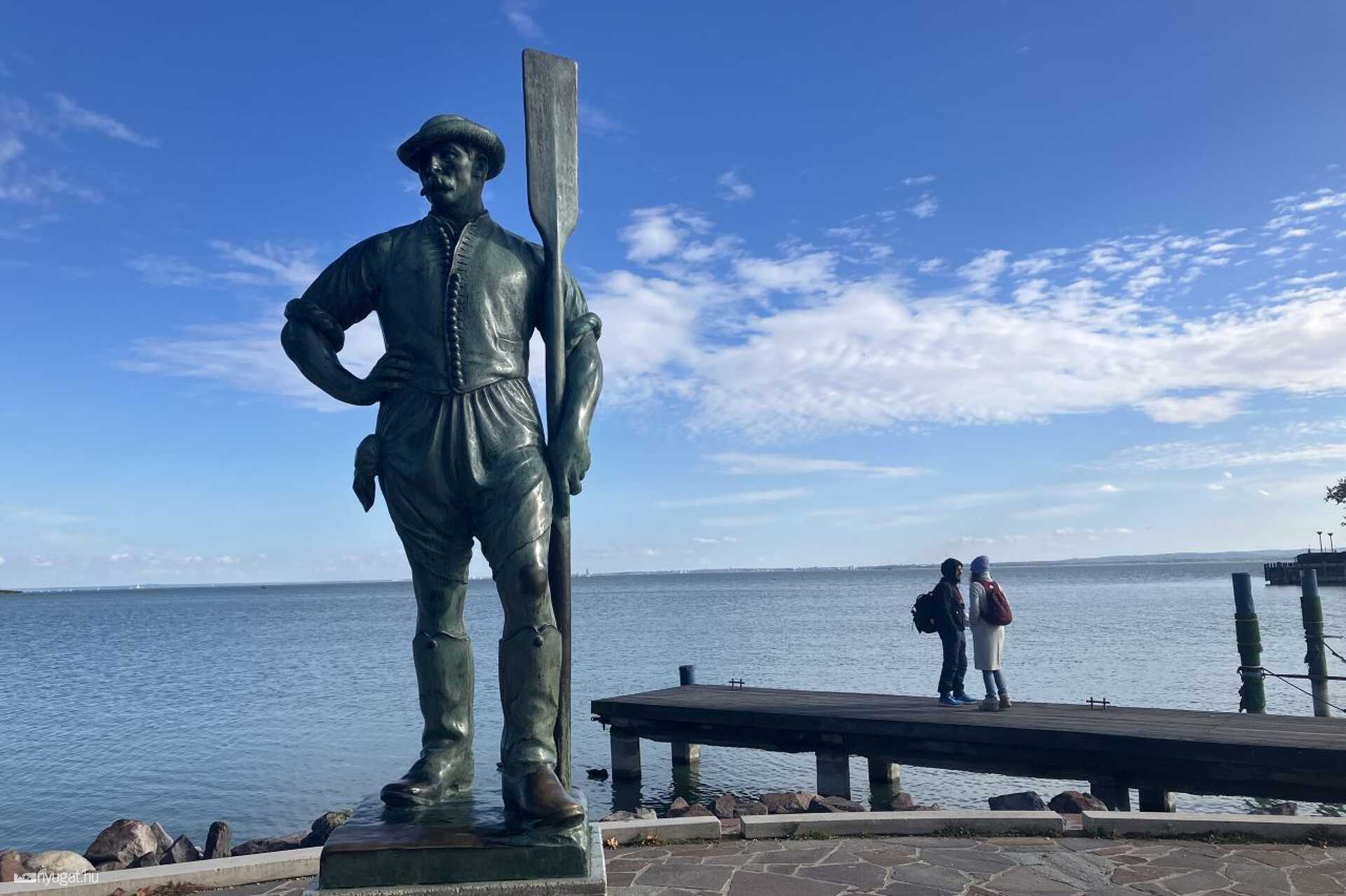 Ősz a balatonfüredi Tagore sétányon 