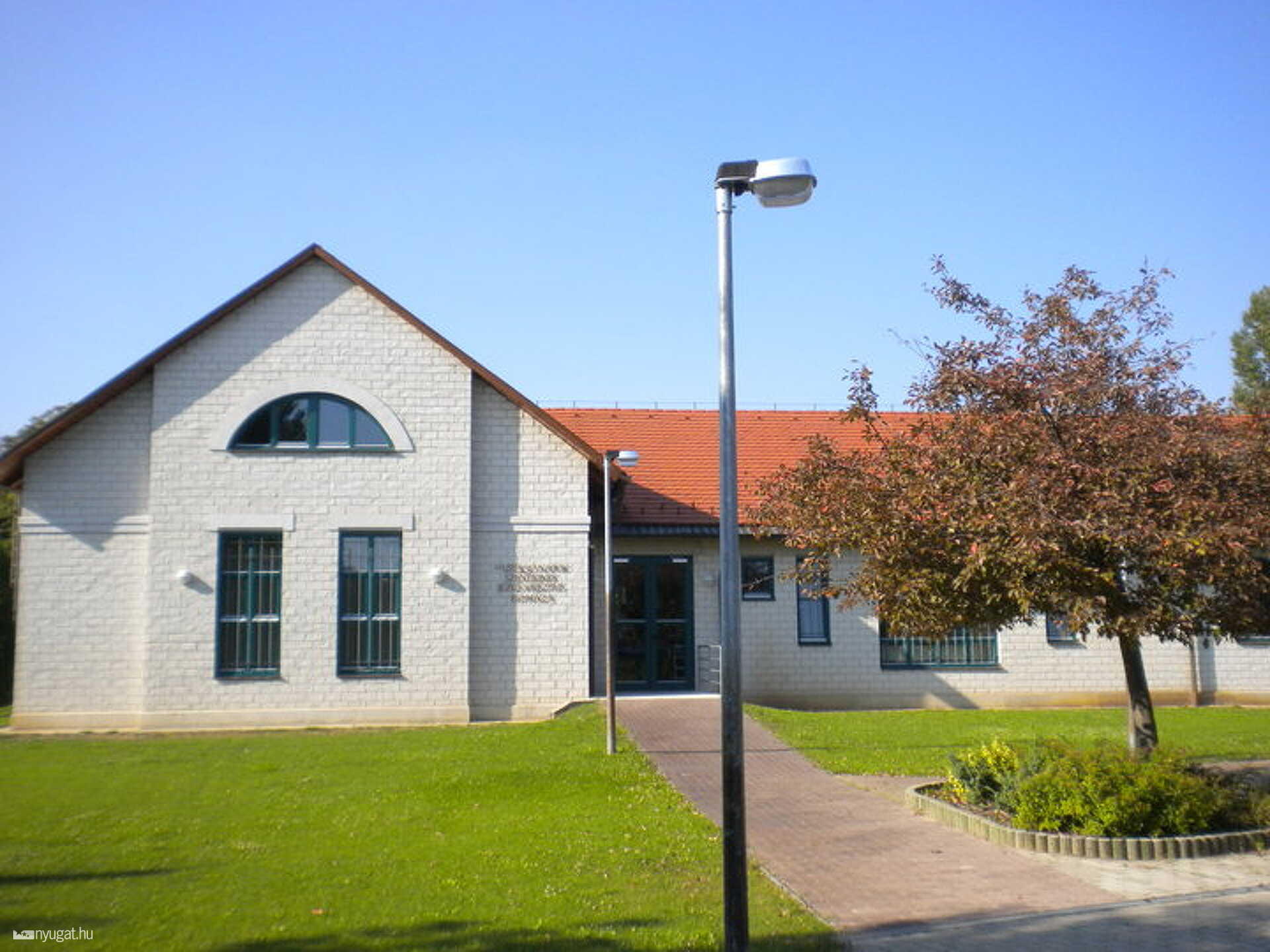A szombathelyi mormonok közösségi épülete a Szent Imre herceg utcában 