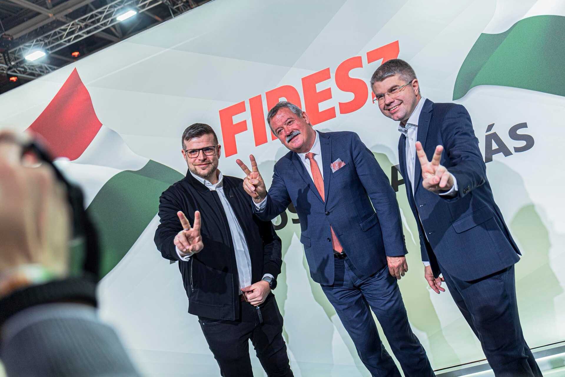 Ágh Péter, Vámos Zoltán, V. Németh Zsolt