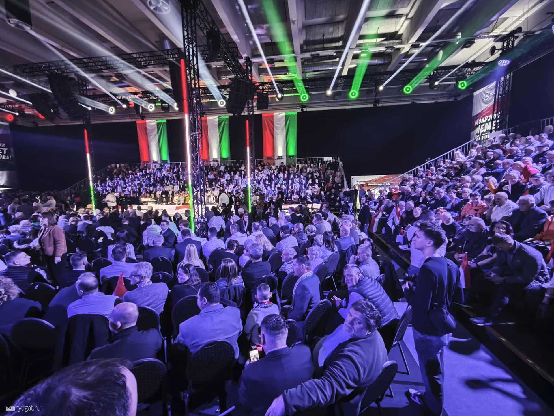 Telt ház a szombathelyi DPK rendezvényen
