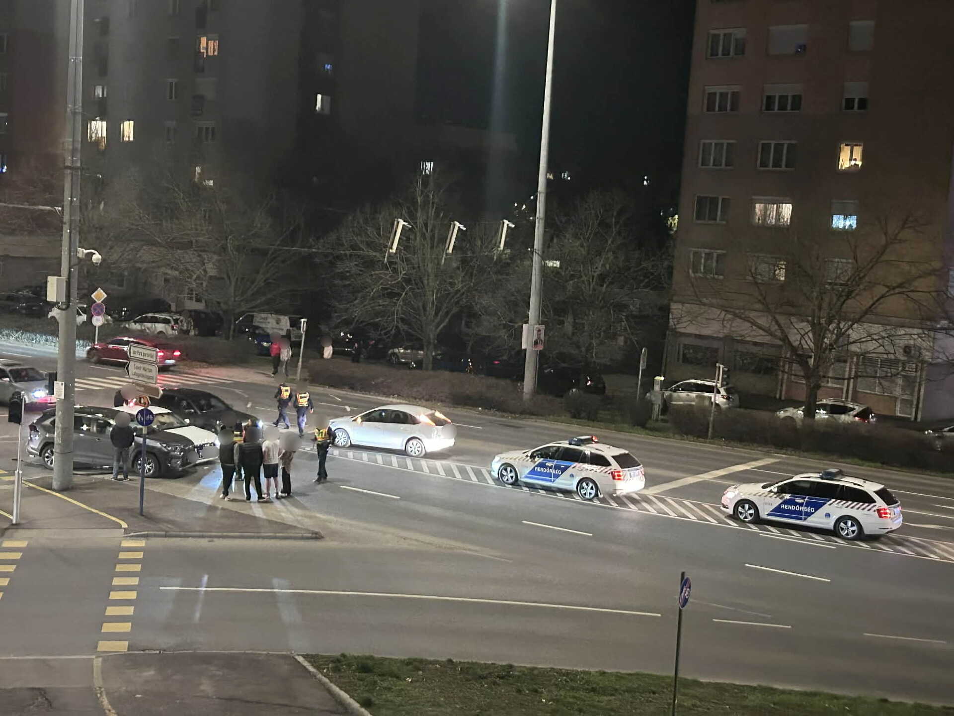 Audi és Toyota ütközött a Szent Márton és a Vörösmarthy utcák kereszteződésében