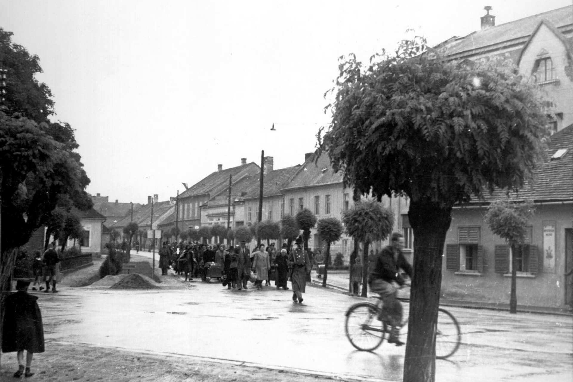 Rákóczi Ferenc utca (Király út), szemben a Munkácsy Mihály utca