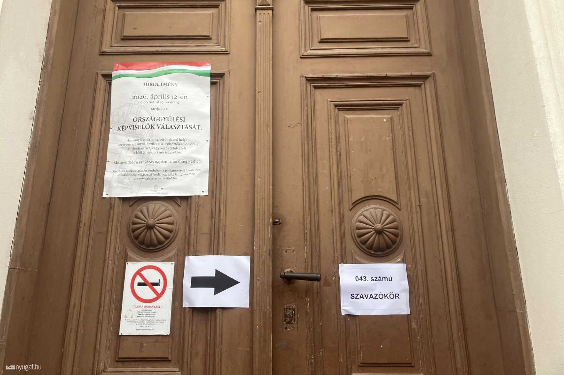 Szavazás a szombathelyi Zrínyi iskolában