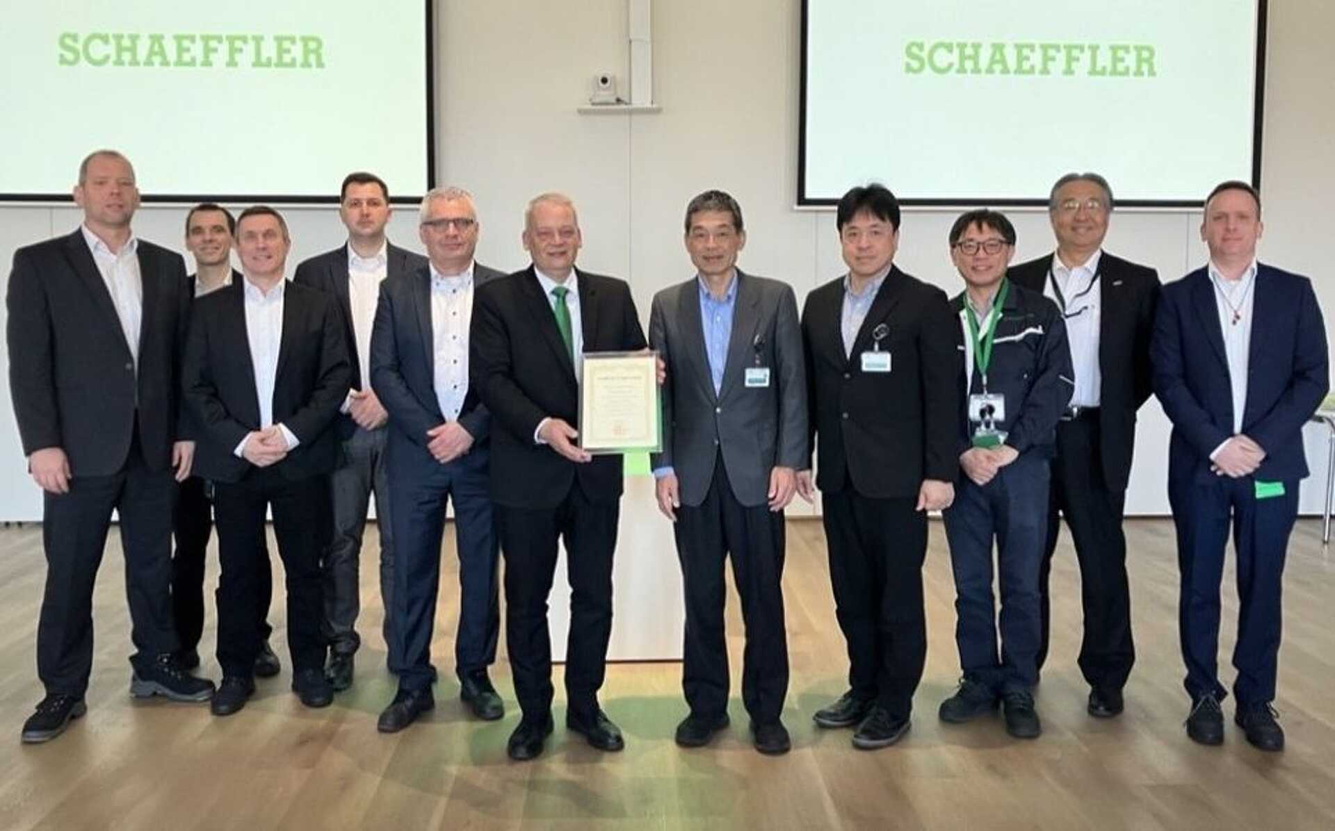 Projekt csapat és a Toyota képviselői 