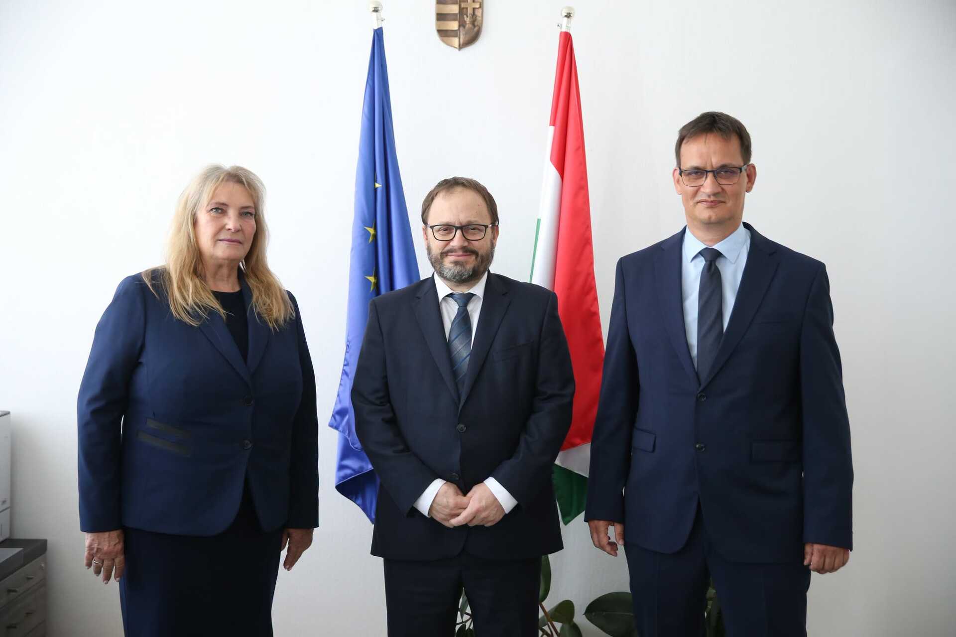Tamásné Czinege Csilla, Kármán András és Czöndör Szabolcs 