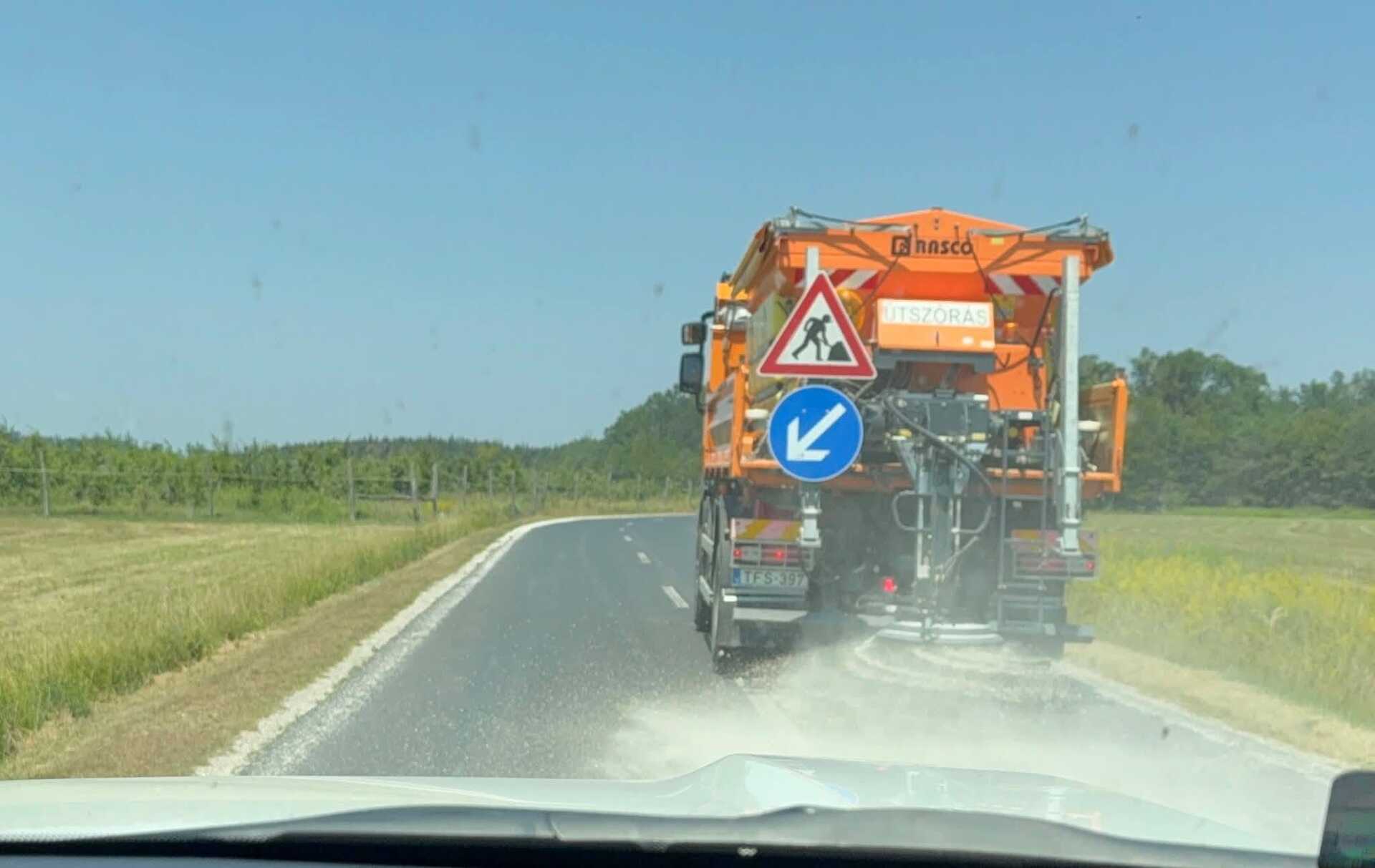A munkagép és ami mögötte van