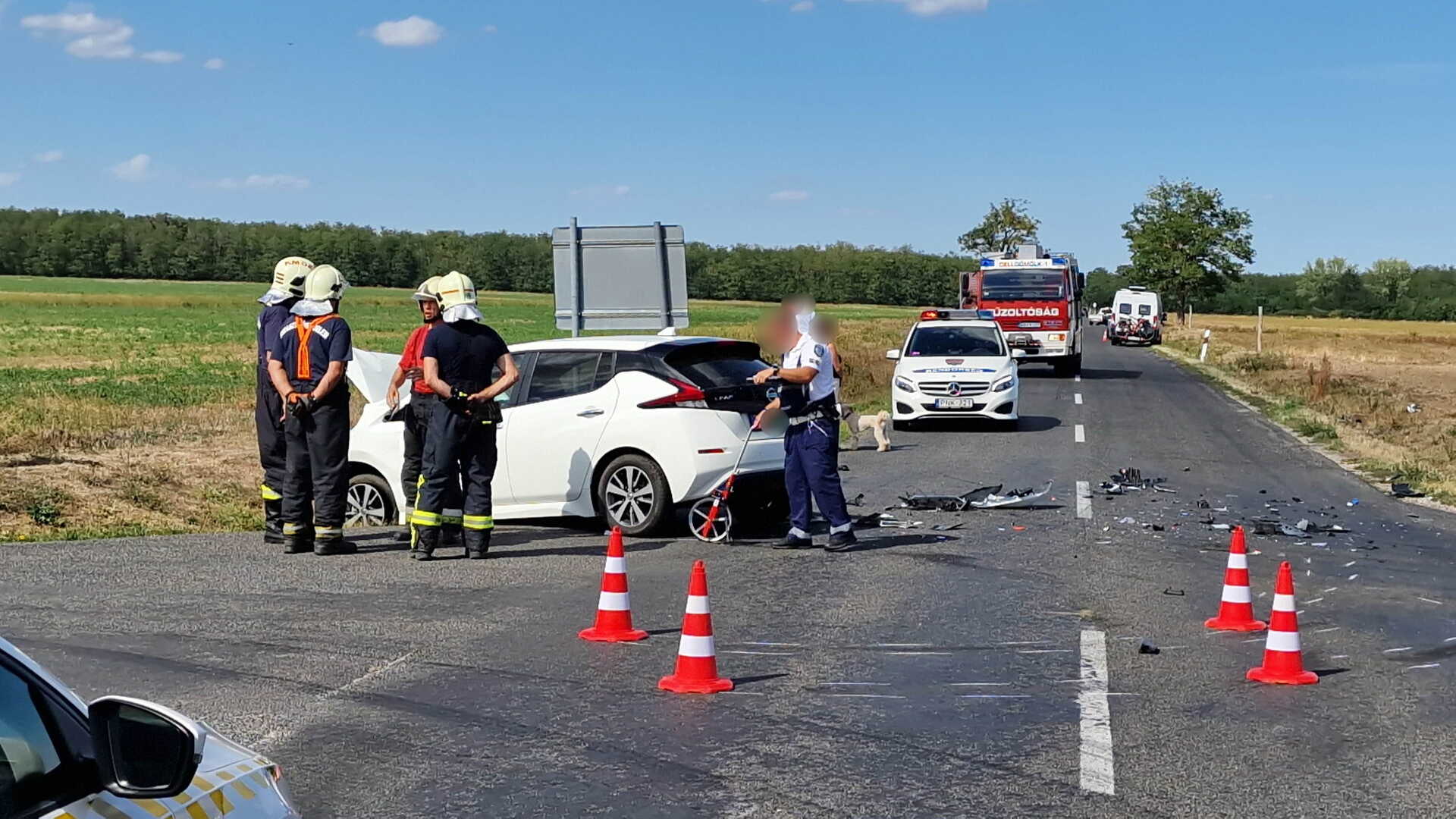 Nissan hajtott egy FIAT lakóautó oldalába