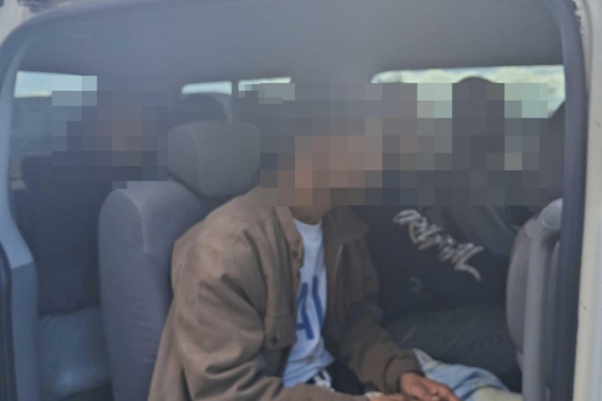Elfogtak a vasi rendőrök egy körözött embercsempészt