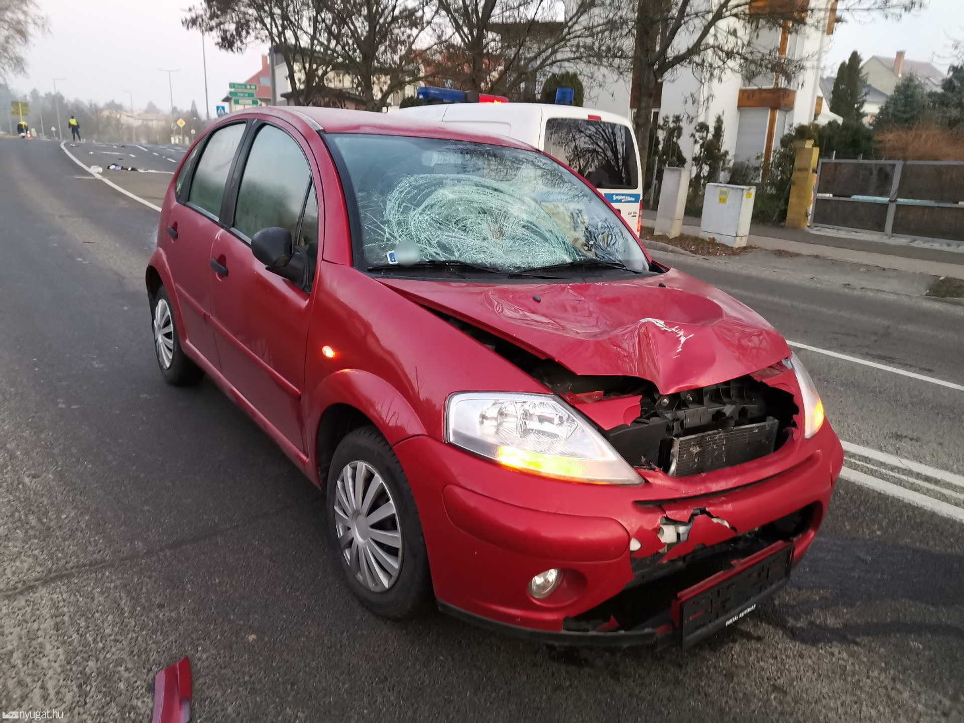 A Citroen vezetője kijelölt gyalogátkelőhelyen ütötte el a futónőt