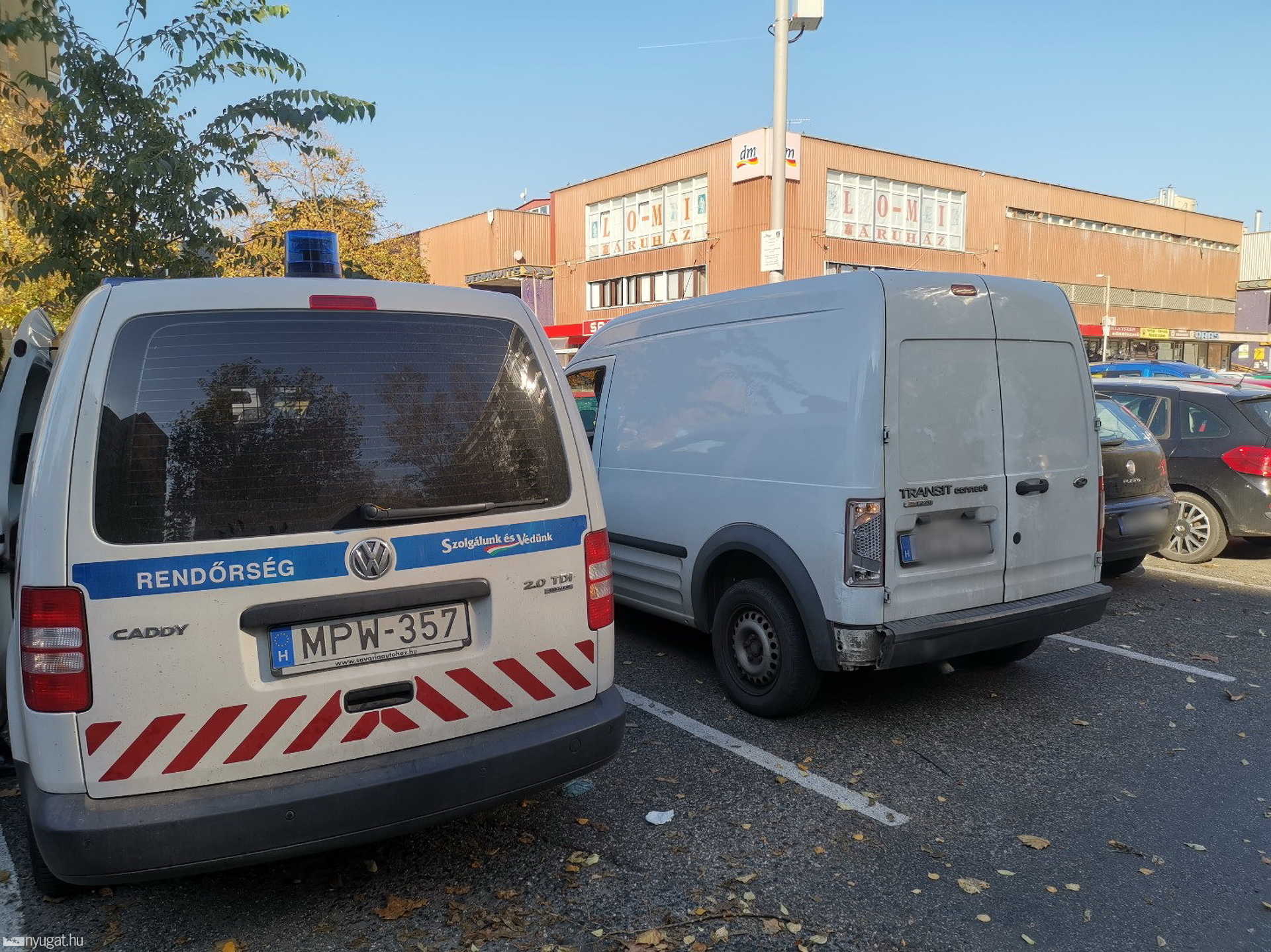 Balesetet okozott a Rohonci úton, majd elhajtott 