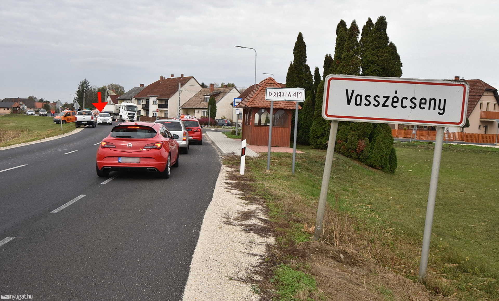 Közutas autónak ütközött egy kisáruszállító Vasszécsenyben