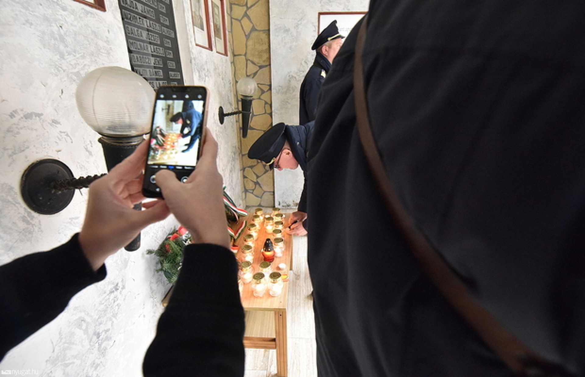 Hősi halott rendőrökre és határőrökre emlékeztek Szombathelyen 