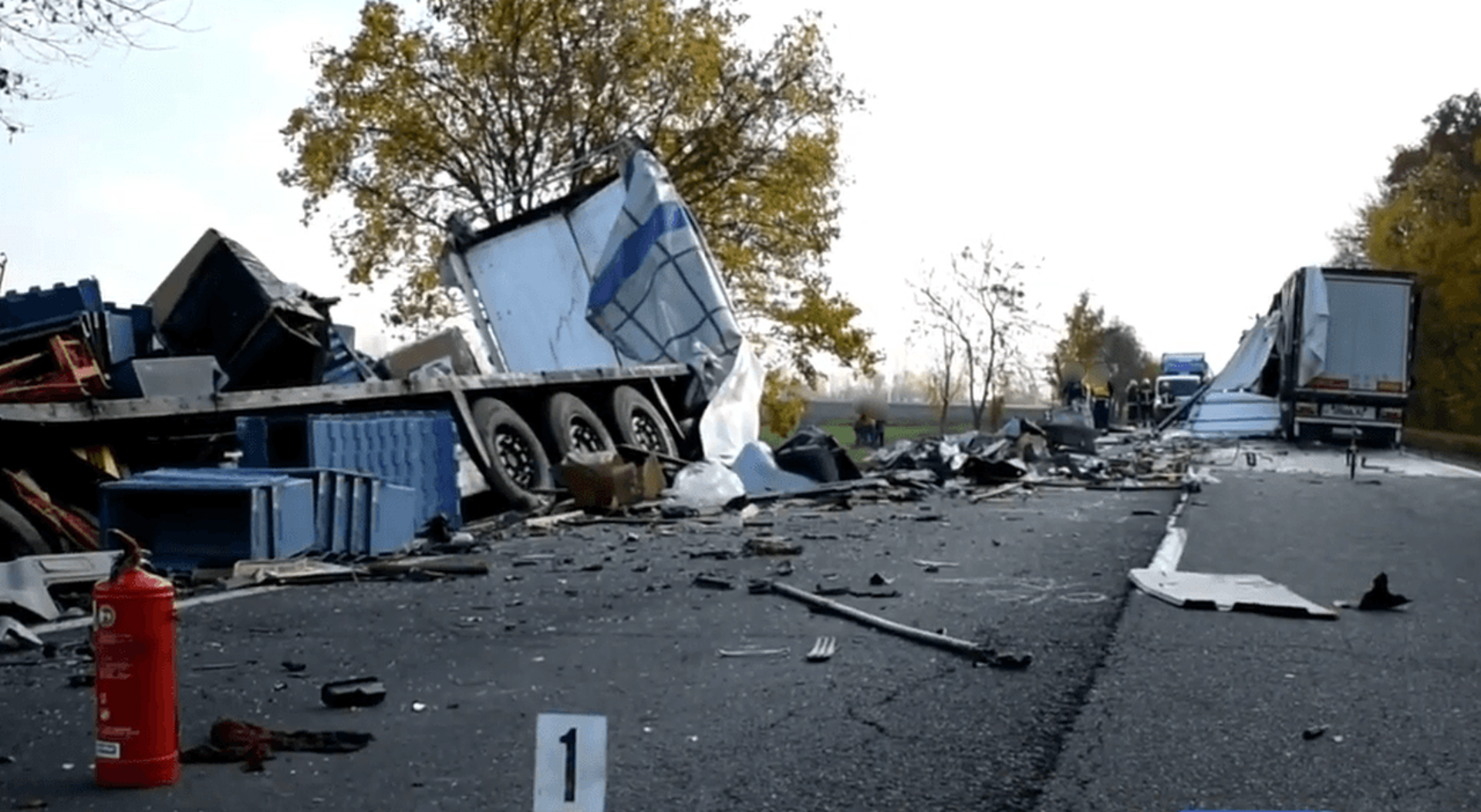 Két kamion ütközött frontálisan a 42-esen