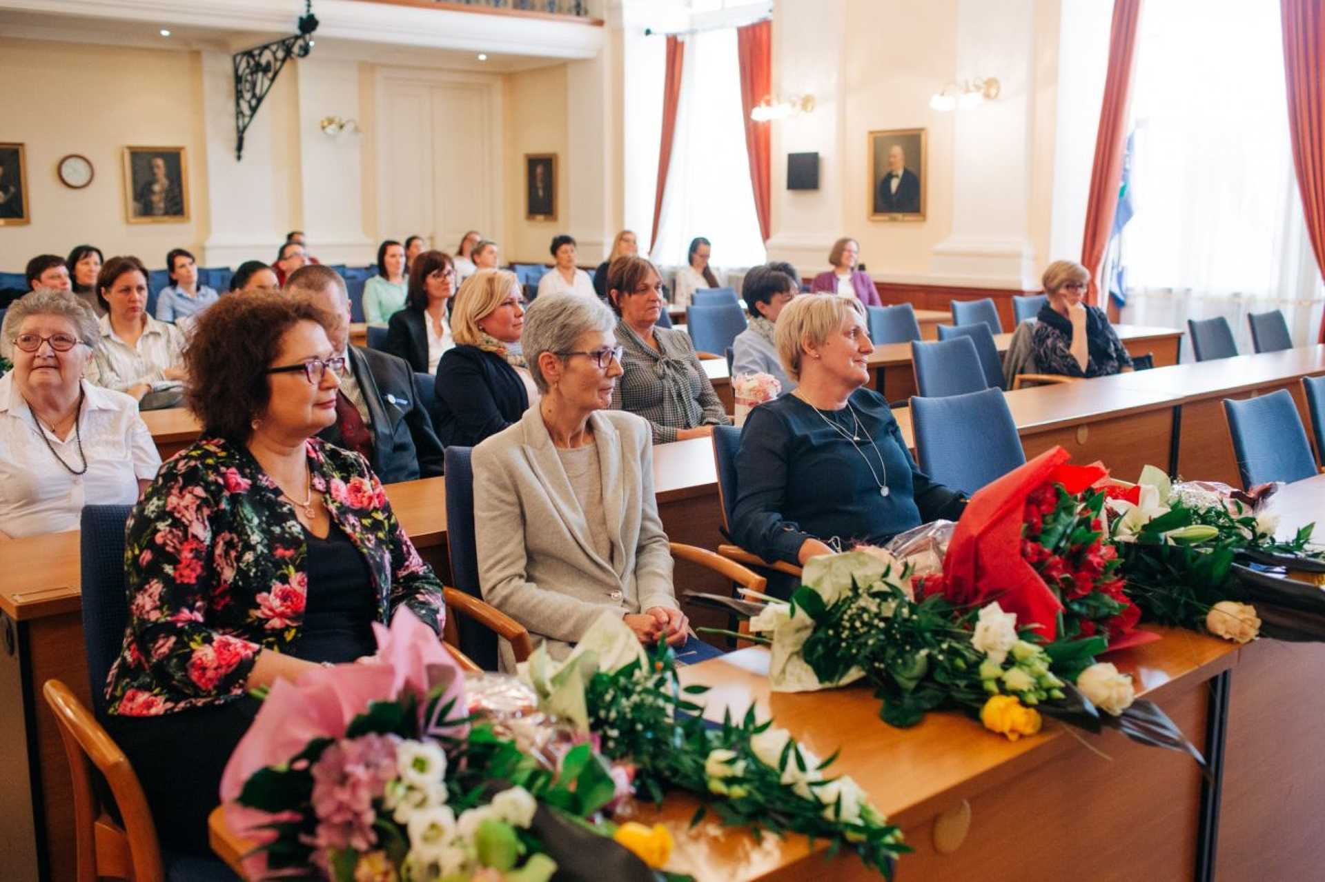 Szociális munkáért adtak át elismeréseket a megyeházán