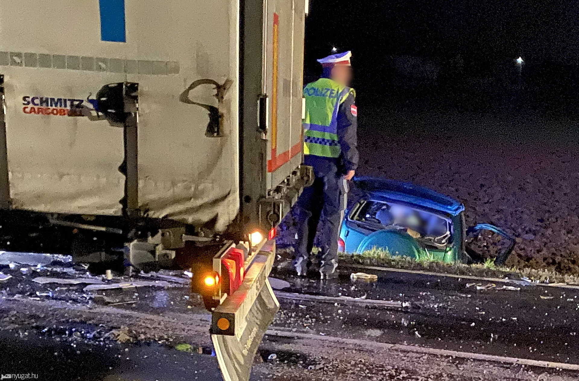Lekapcsolt lámpával hajtott magyar kamionba a Renault