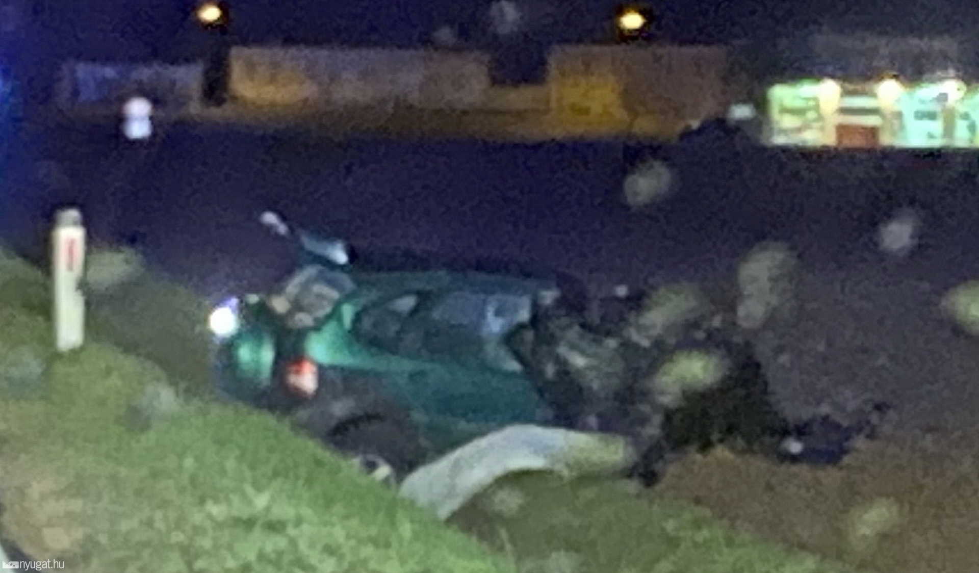 Lekapcsolt lámpával hajtott magyar kamionba a Renault
