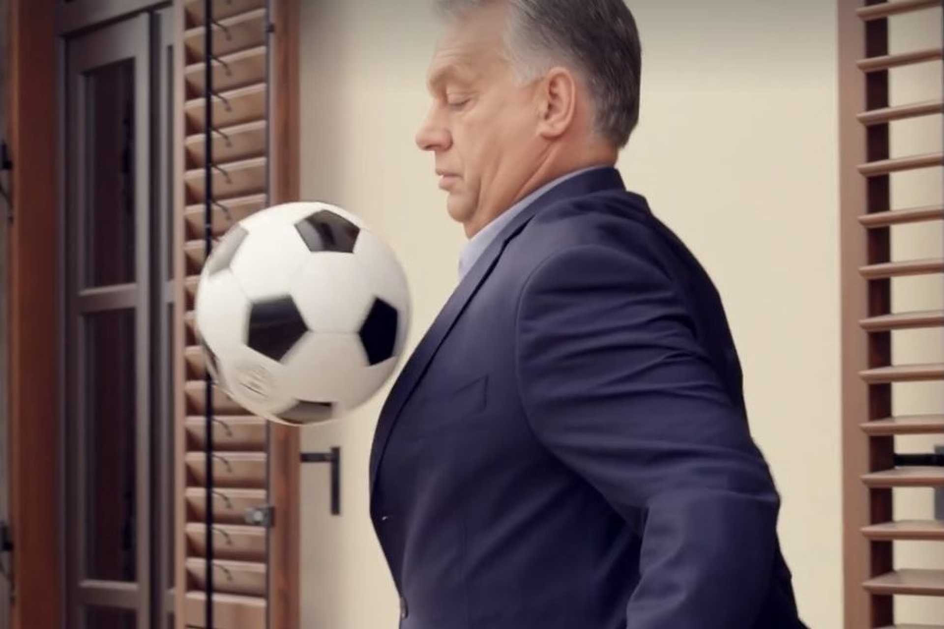 Orbán Viktor dekázik
