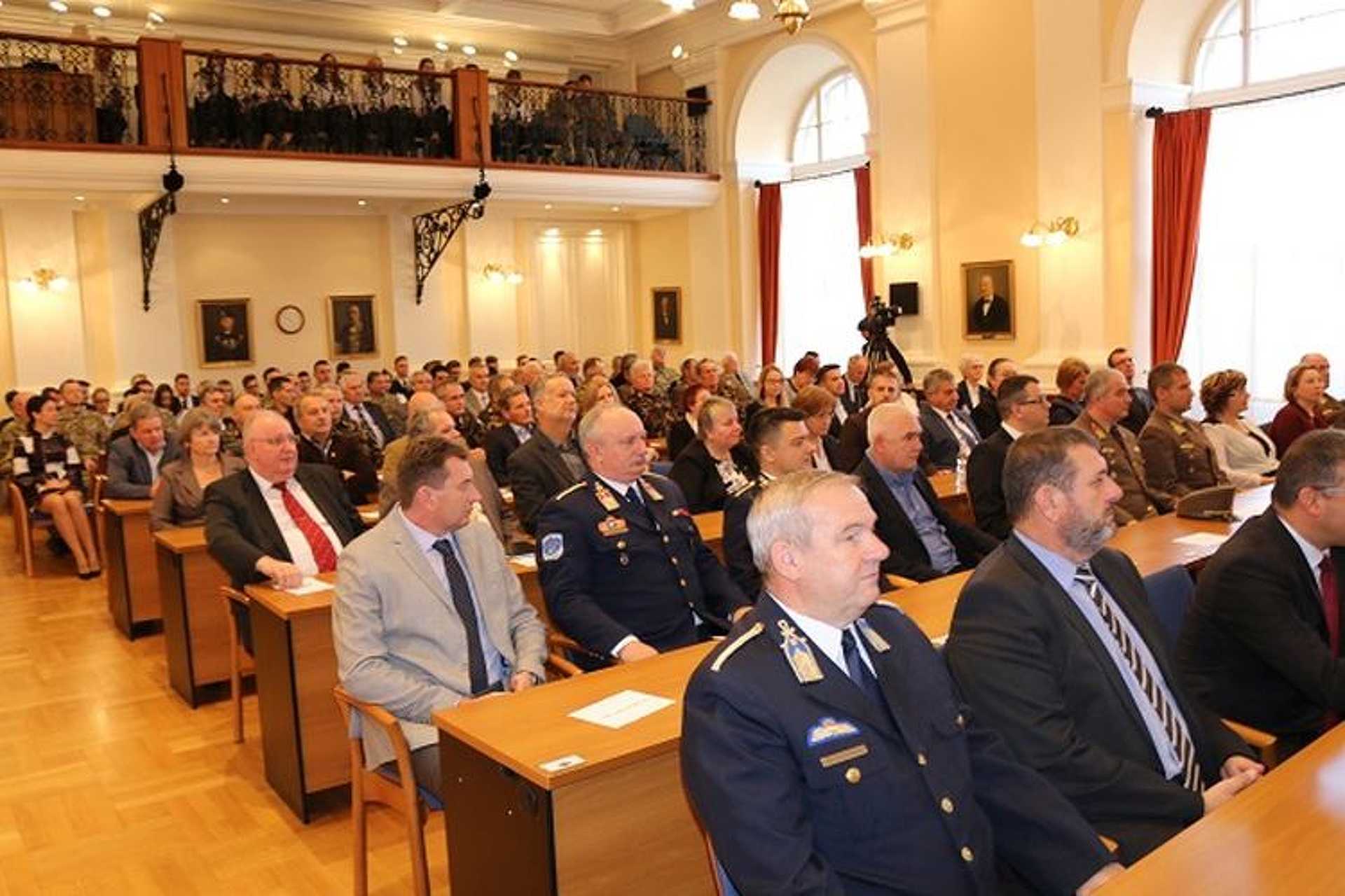 A Vas Megyei Kormányhivatalban járt Benkő Tibor