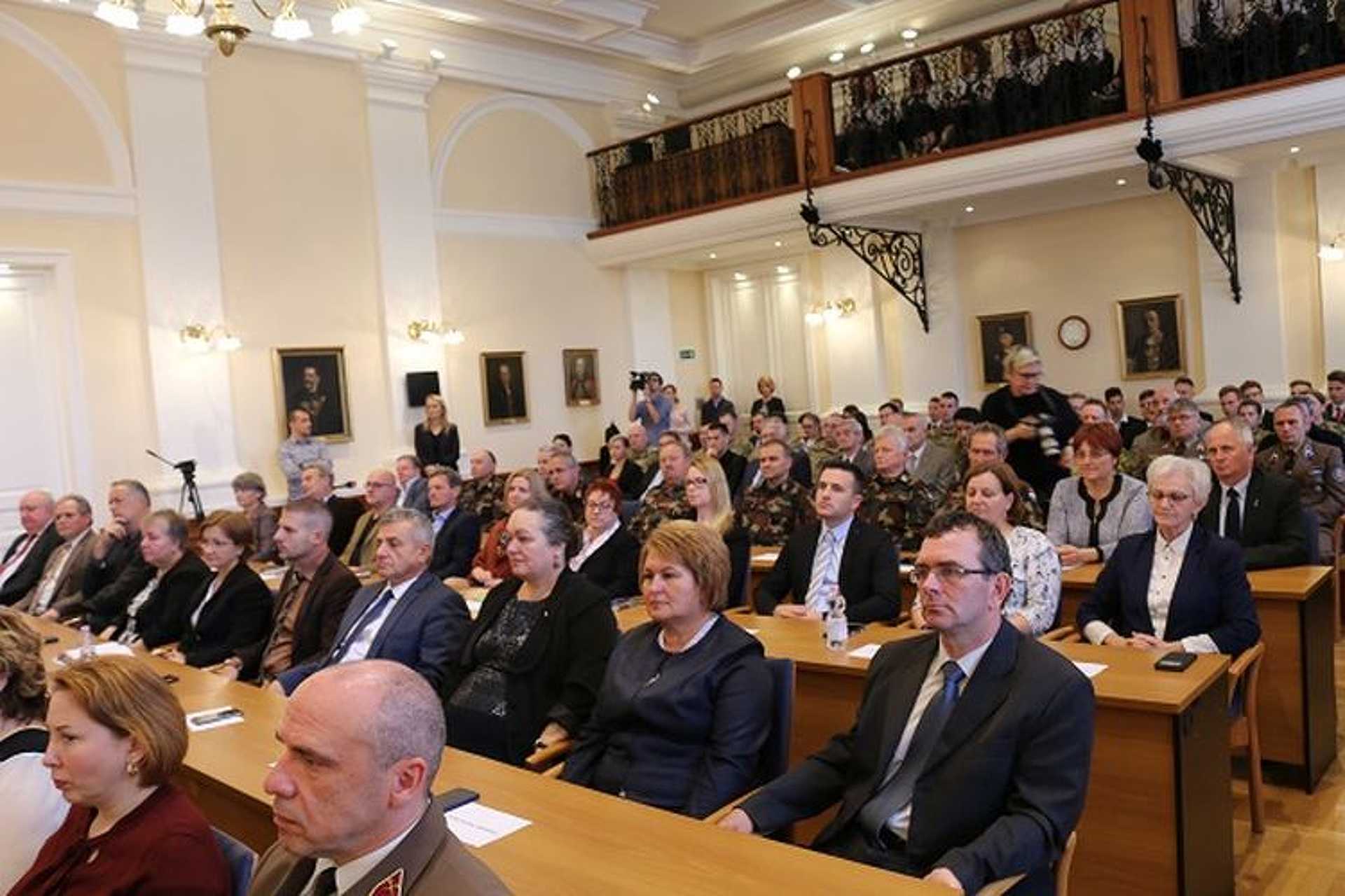 A Vas Megyei Kormányhivatalban járt Benkő Tibor