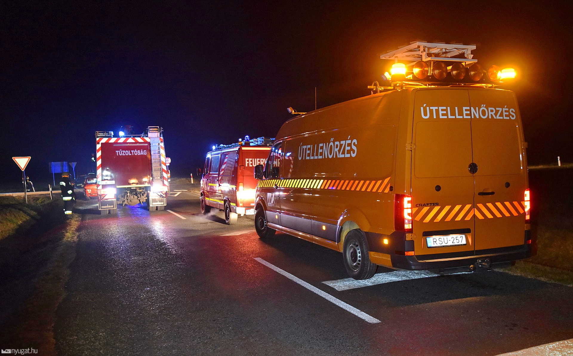 Polski Fiat hajtott Opel hátuljába