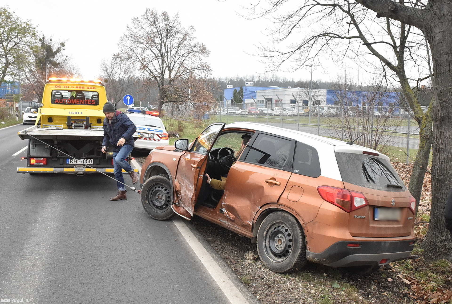 Opel haladt szembe Suzukival, a vétlen sofőr mentette a helyzetet