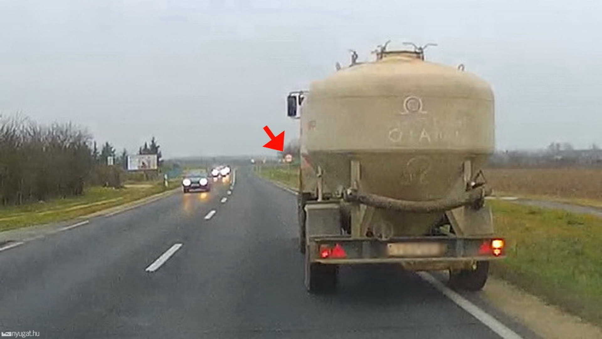 Előzési tilalom alá eső szakasz előtt húzódott félre a Tűzvihar a 86-os főúton