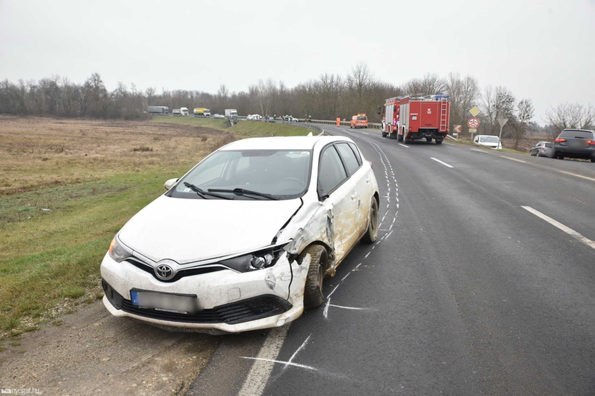 Három autó ütközött a 8-as úton Csákánydoroszlónál