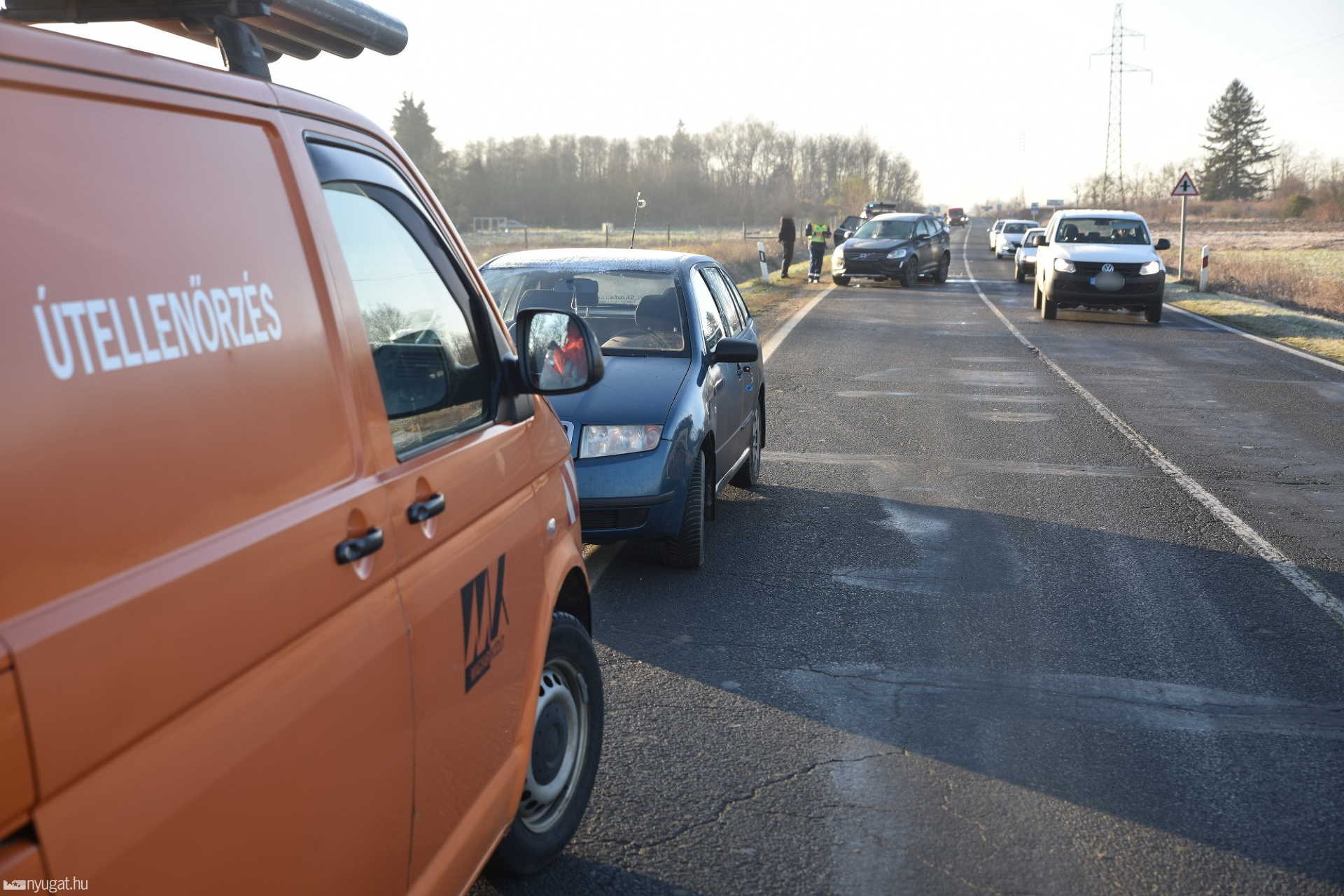 Lassító Volvóba ütközött a Suzuki 