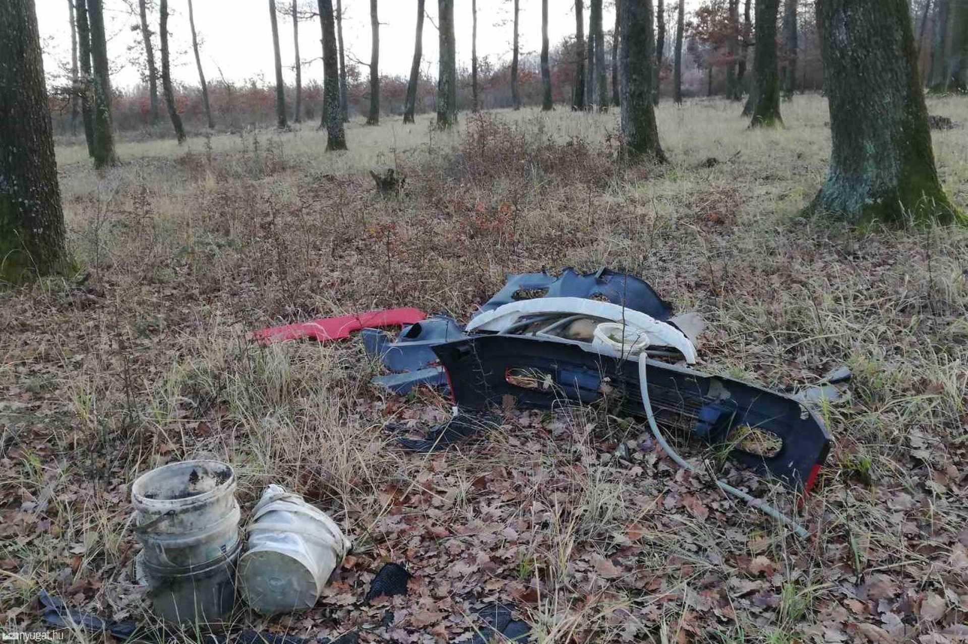 Borzasztóan szemetes a szombathelyi Parkerdő