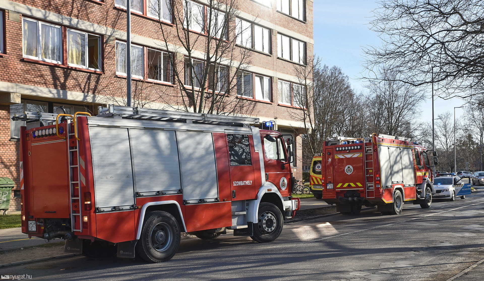 Rosszulléthez érkeztek a mentők, közben kigyulladt egy mikrohullámú sütő egy szombathelyi kollégiumban